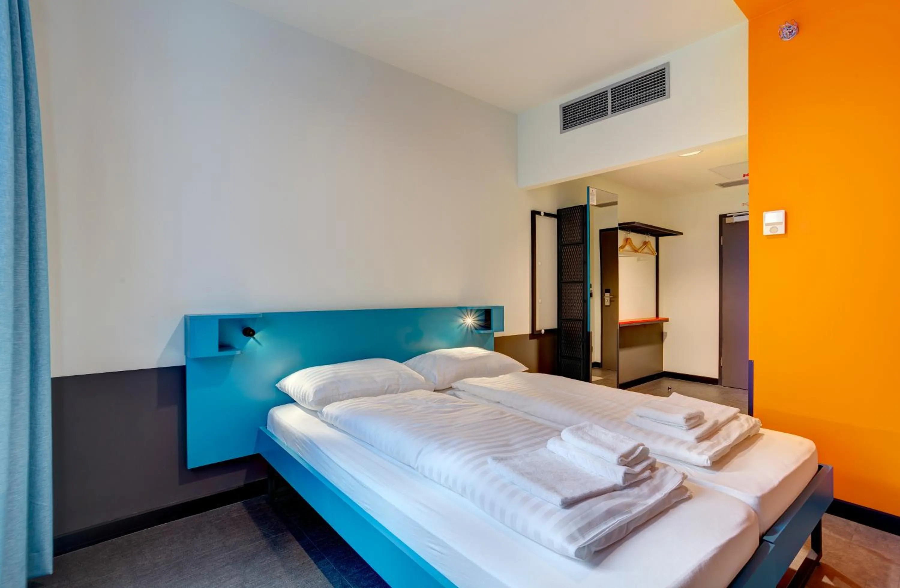 Bedroom, Bed in MEININGER Budapest Great Market Hall