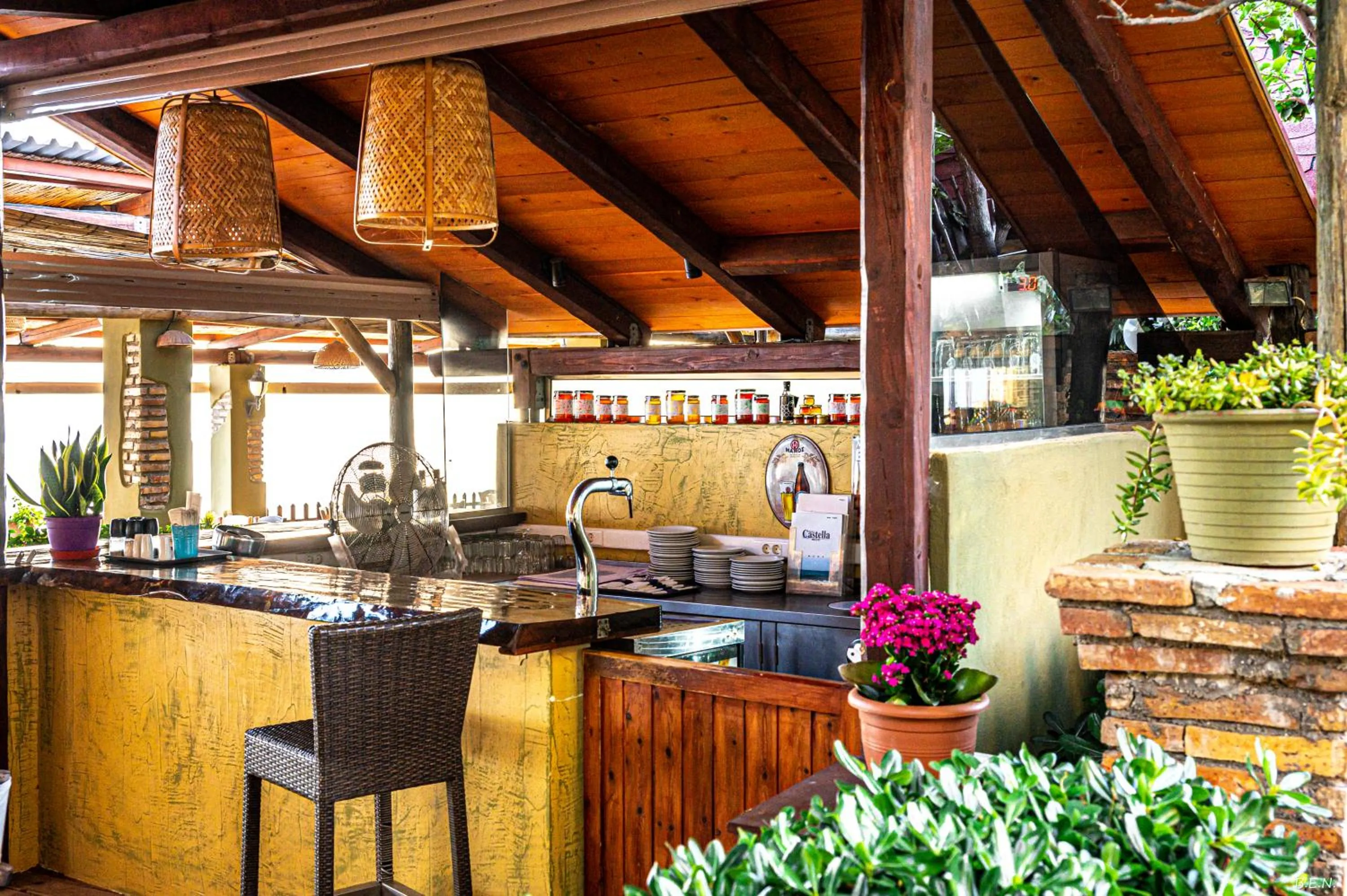 Restaurant/places to eat in Castella Beach