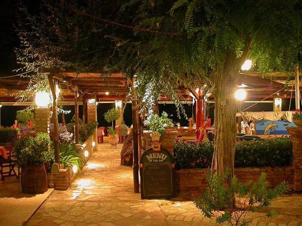 Restaurant/places to eat in Castella Beach