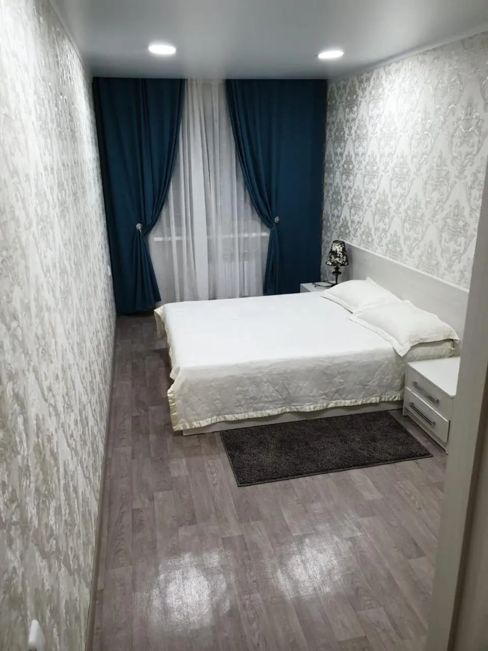 Bed in Apartment on Metallurgov 32