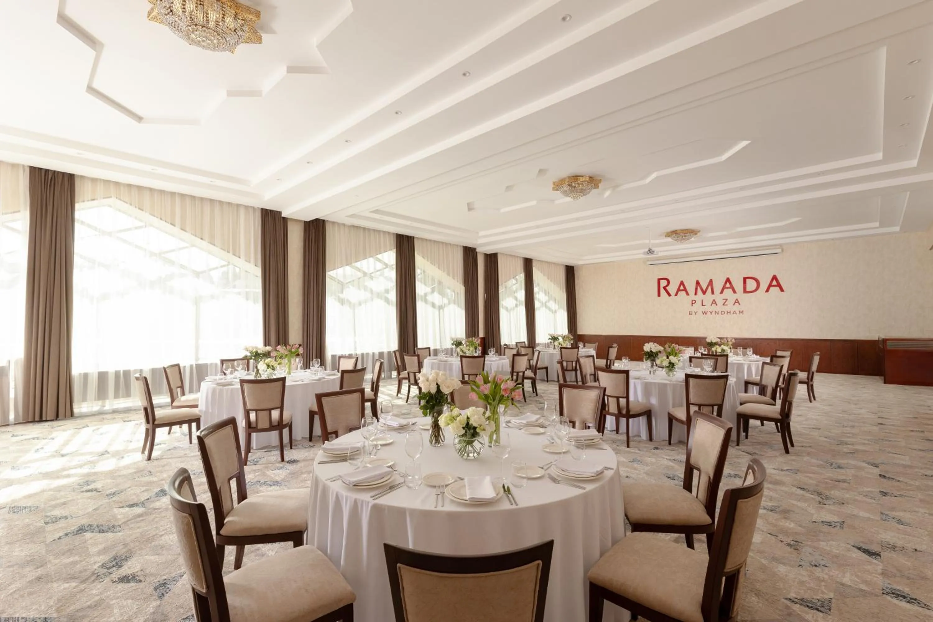 Banquet/Function facilities in Ramada Plaza by Wyndham Gence