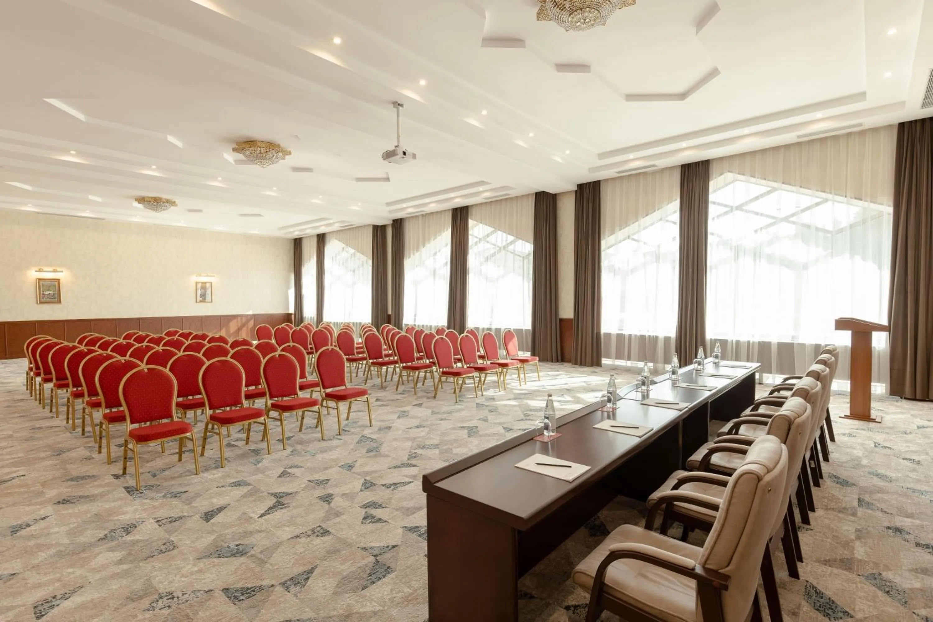 Meeting/conference room in Ramada Plaza by Wyndham Gence