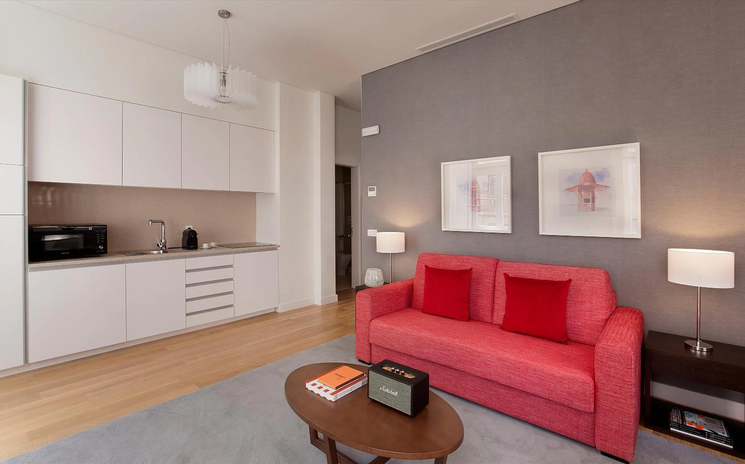 Communal lounge/ TV room in Grape Harbor Prata Apartments