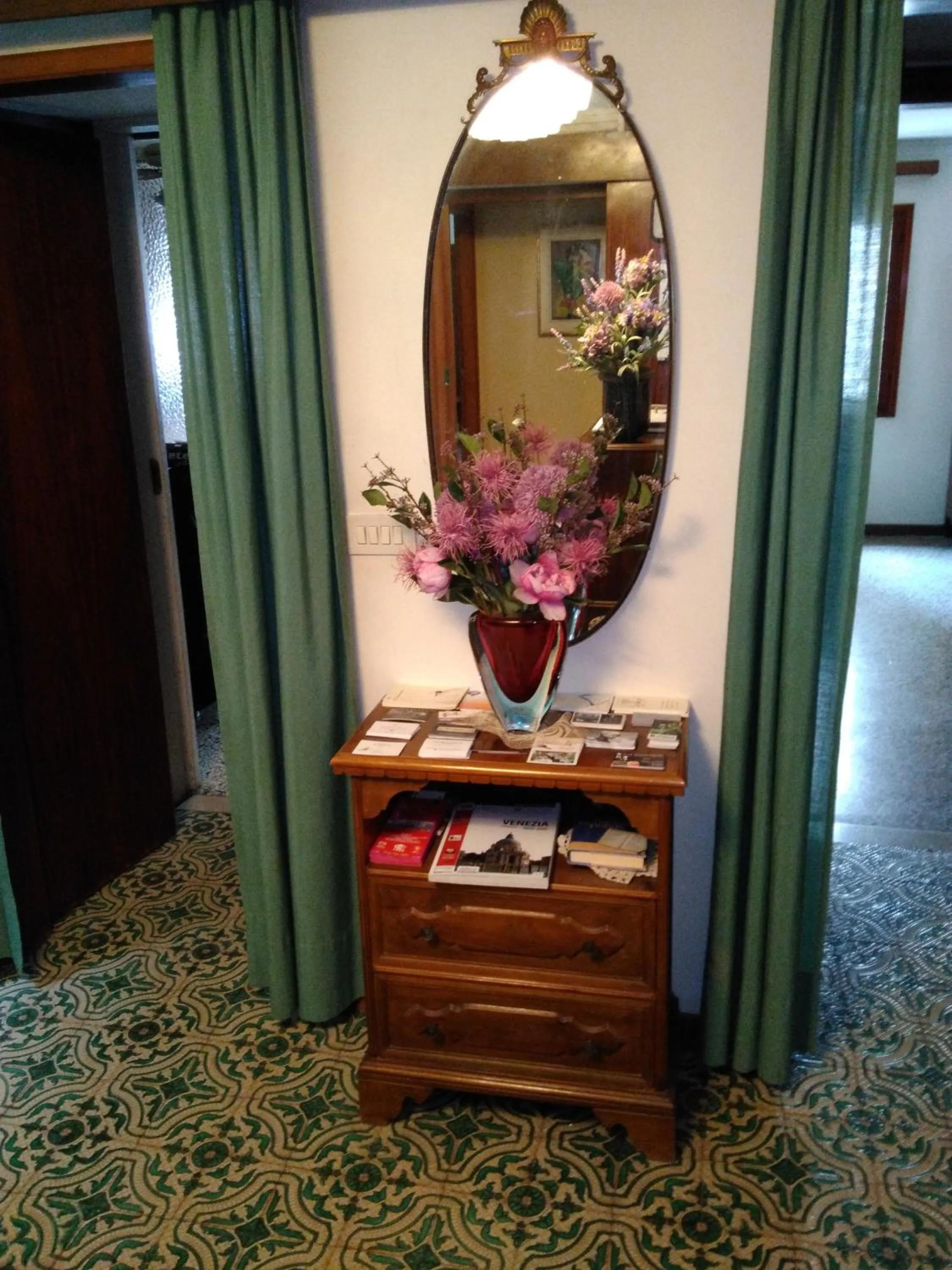 Decorative detail in Albergo Al Gobbo