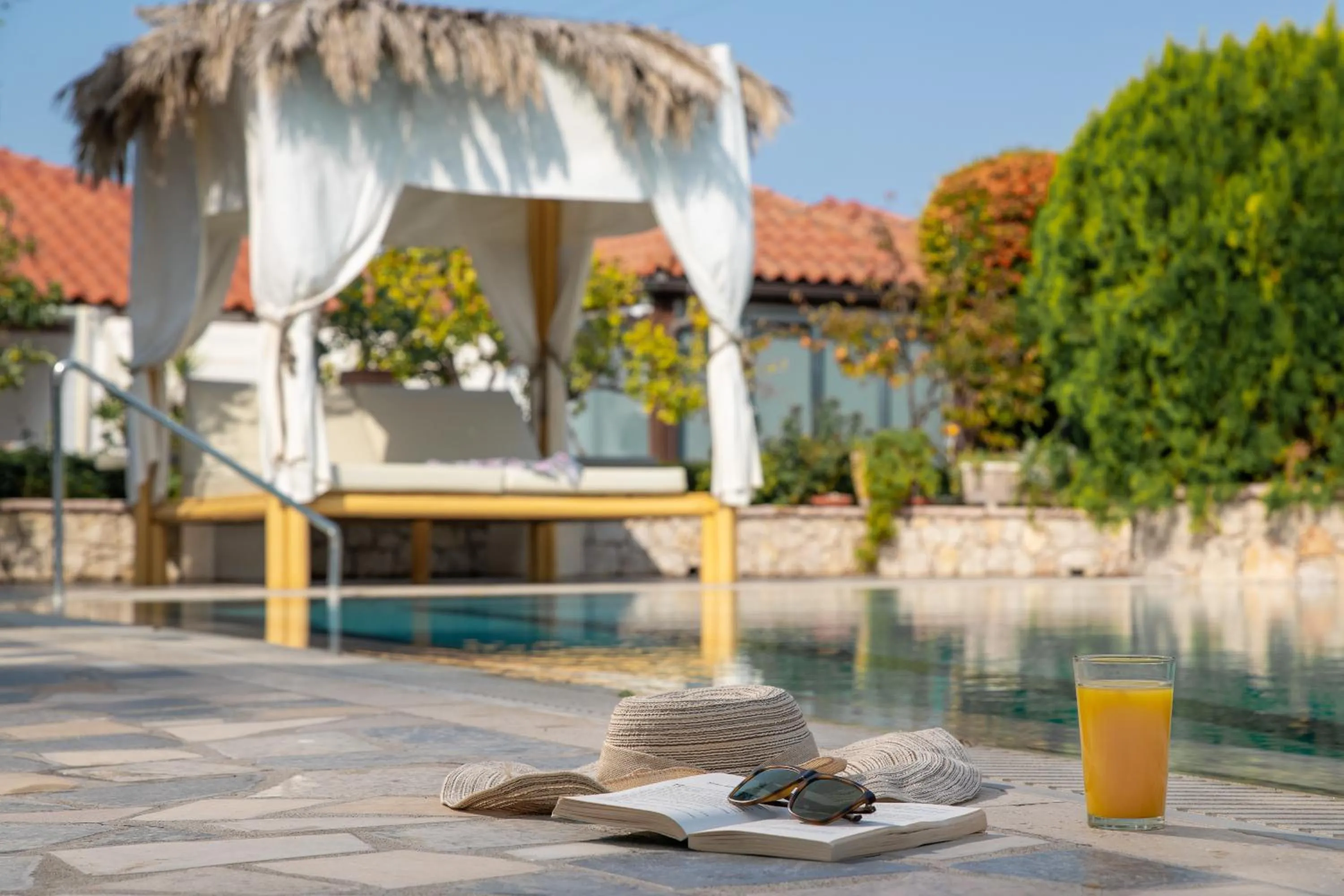 Elefteria Apts & Suites