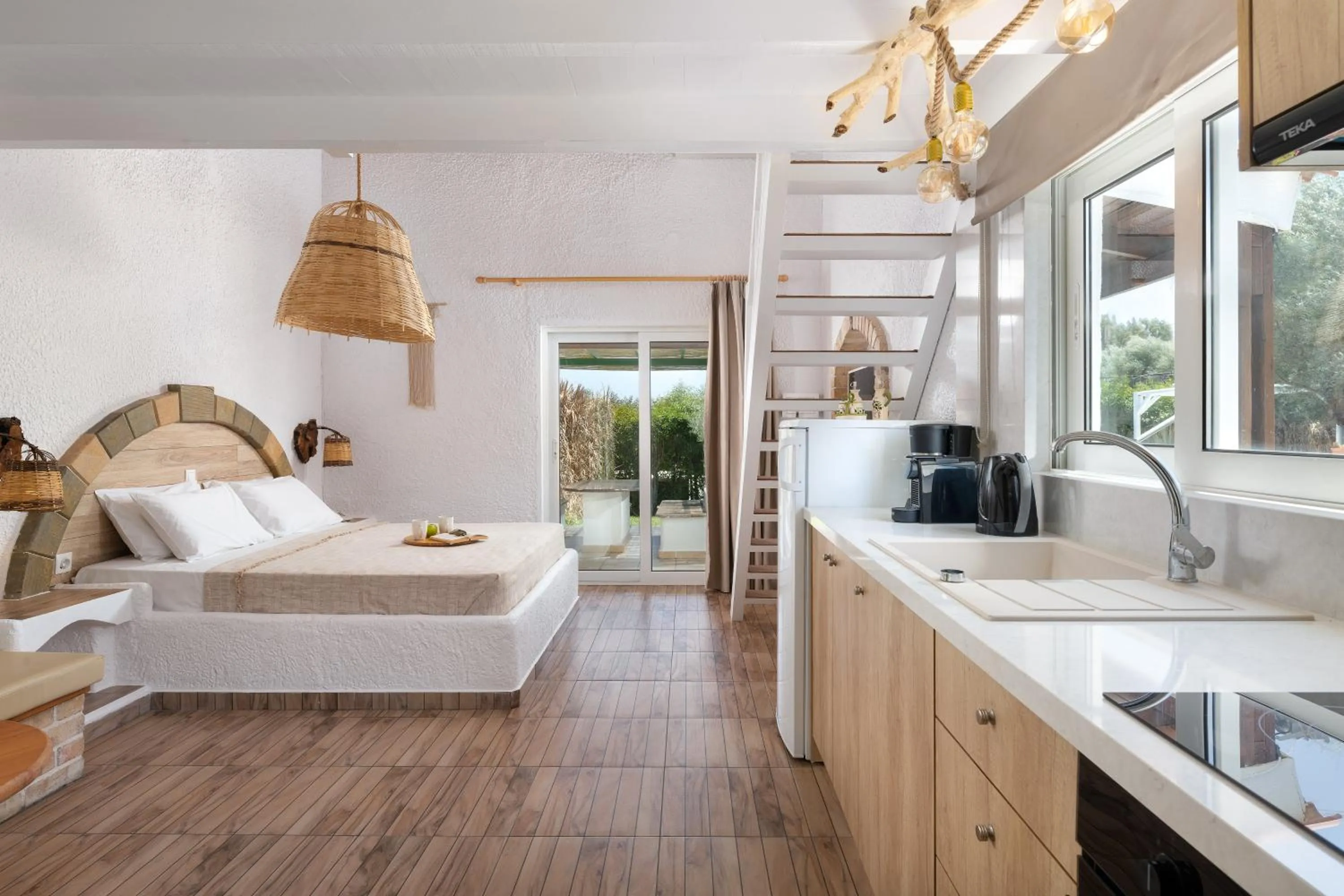 Bedroom, Bed in Elefteria Apts & Suites