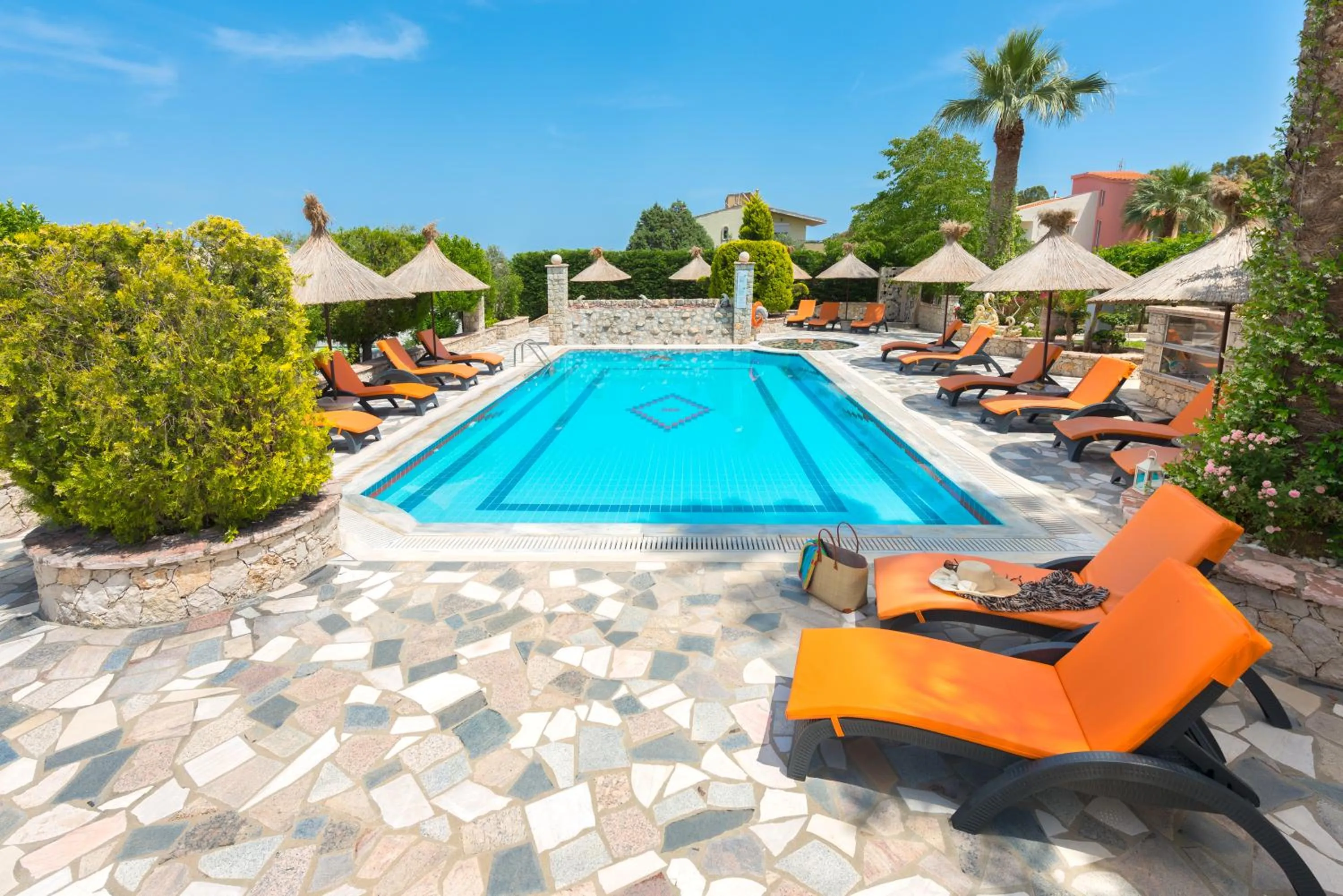 Library in Elefteria Apts & Suites