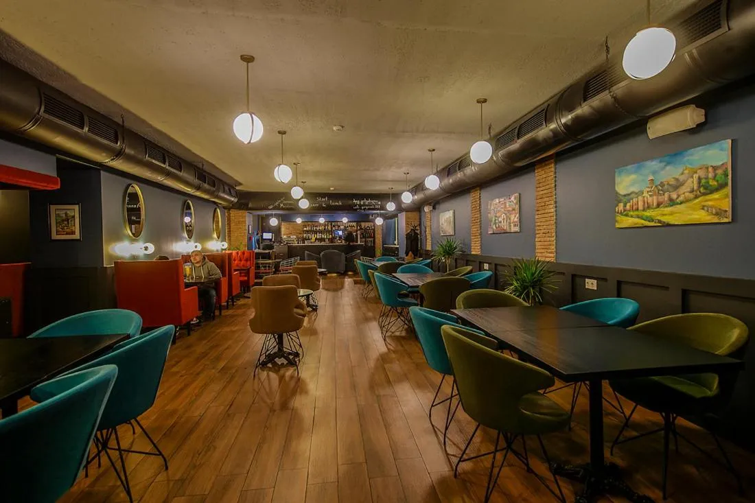 Restaurant/places to eat in King Gorgasali