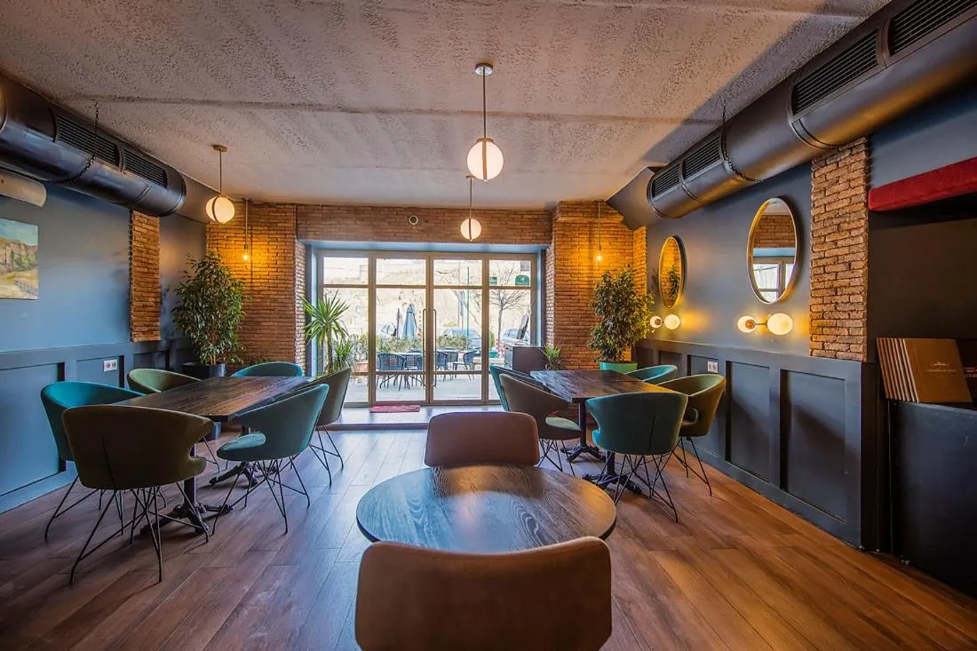 Food and drinks in King Gorgasali