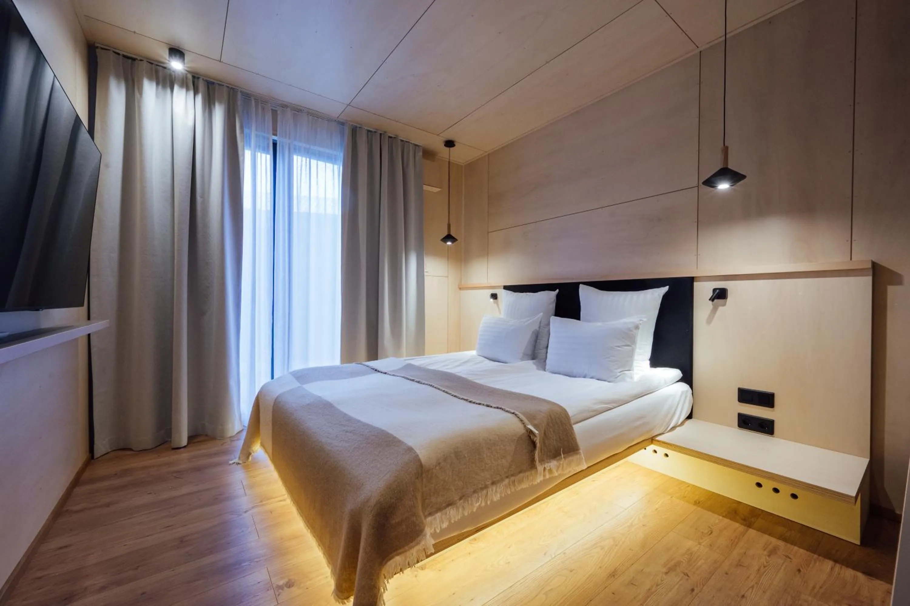 Property building, Bed in Balvanyos Resort - Peakture Hotel & Grand Hotel Balvanyos