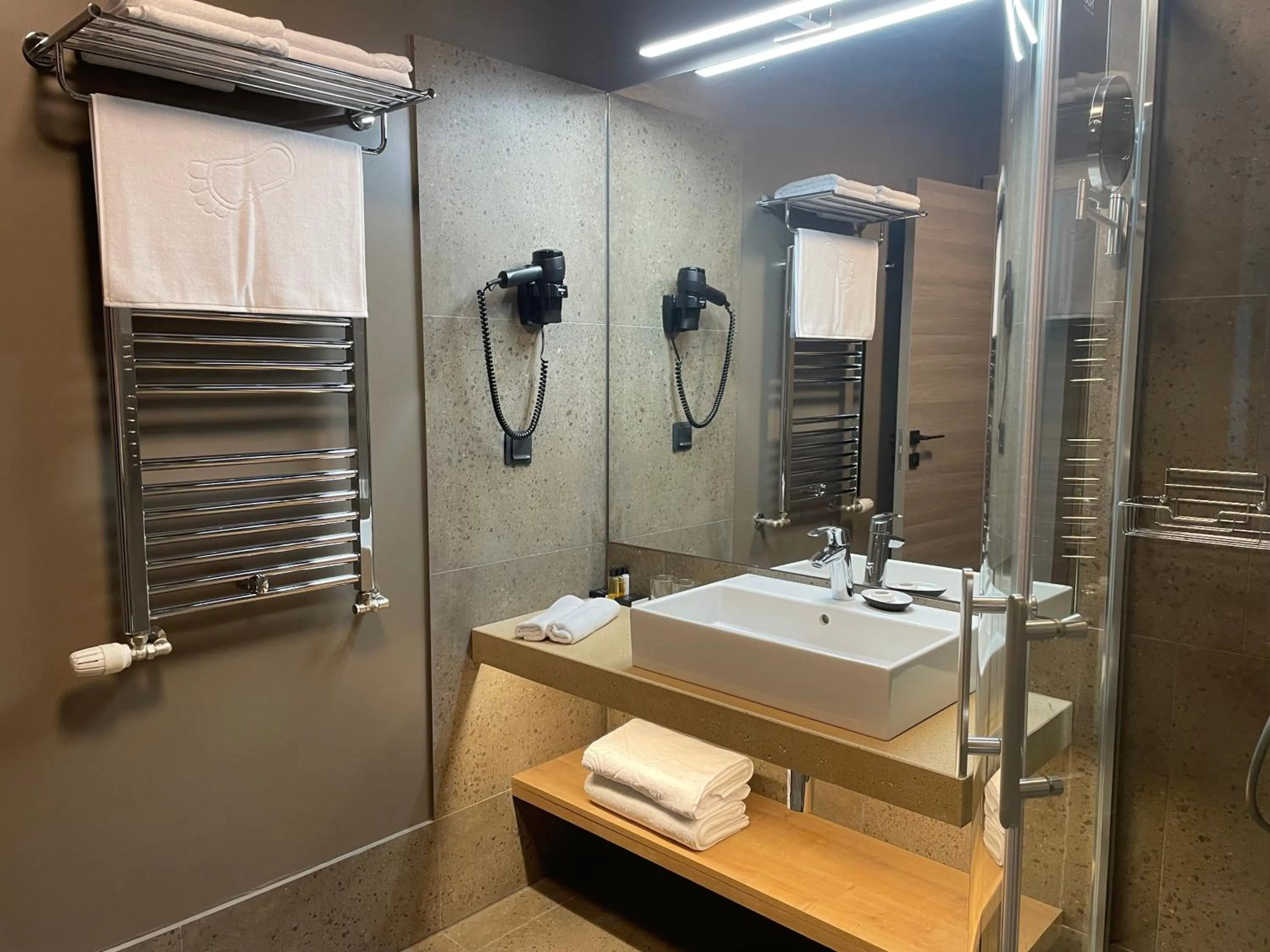 Shower in Balvanyos Resort - Peakture Hotel & Grand Hotel Balvanyos
