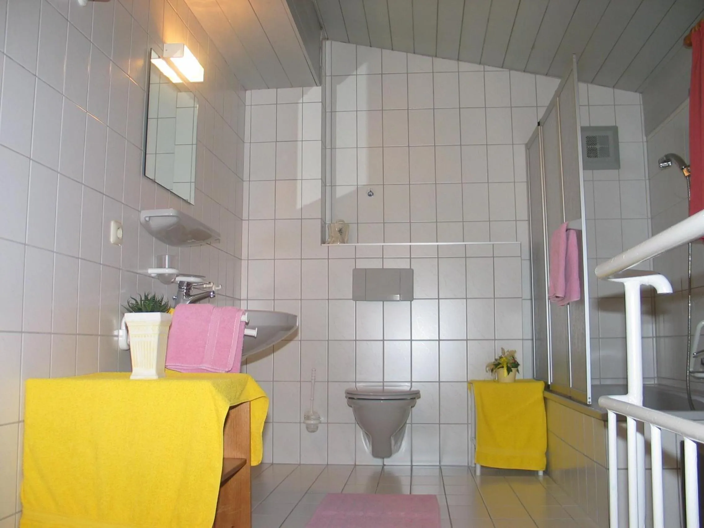 Bathroom in Pension Riedlsperger