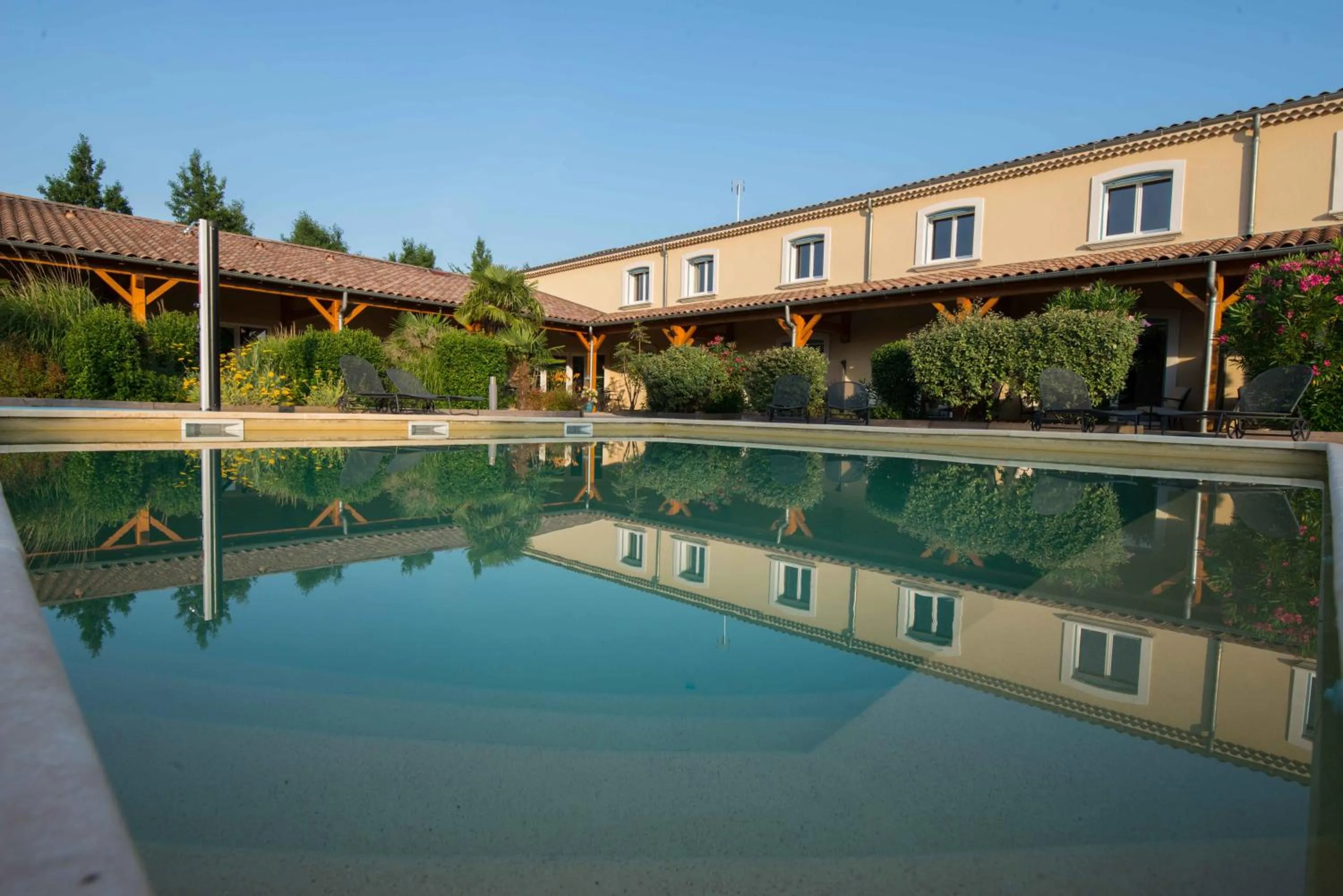 Swimming pool in La Saleine
