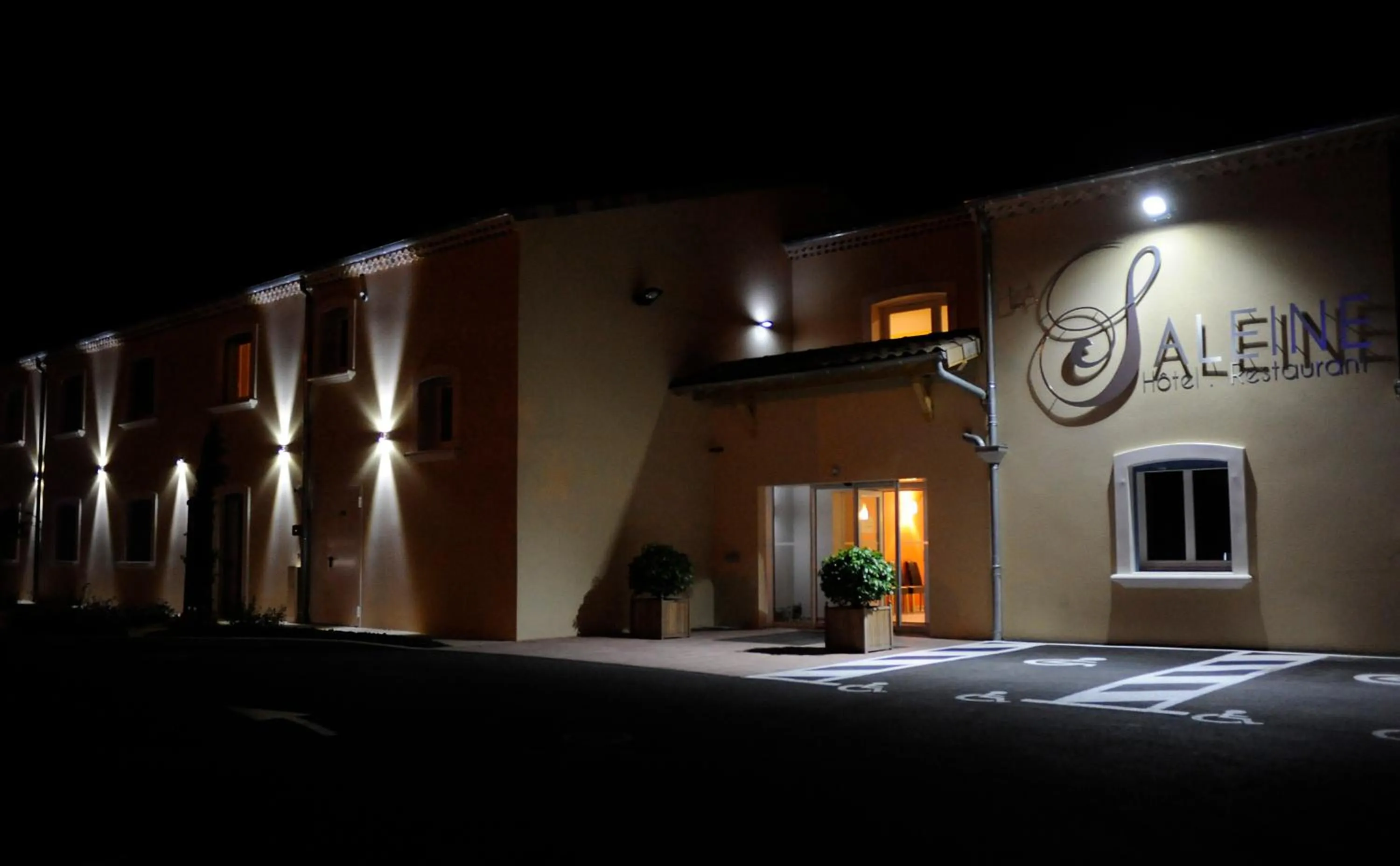 Facade/entrance in La Saleine