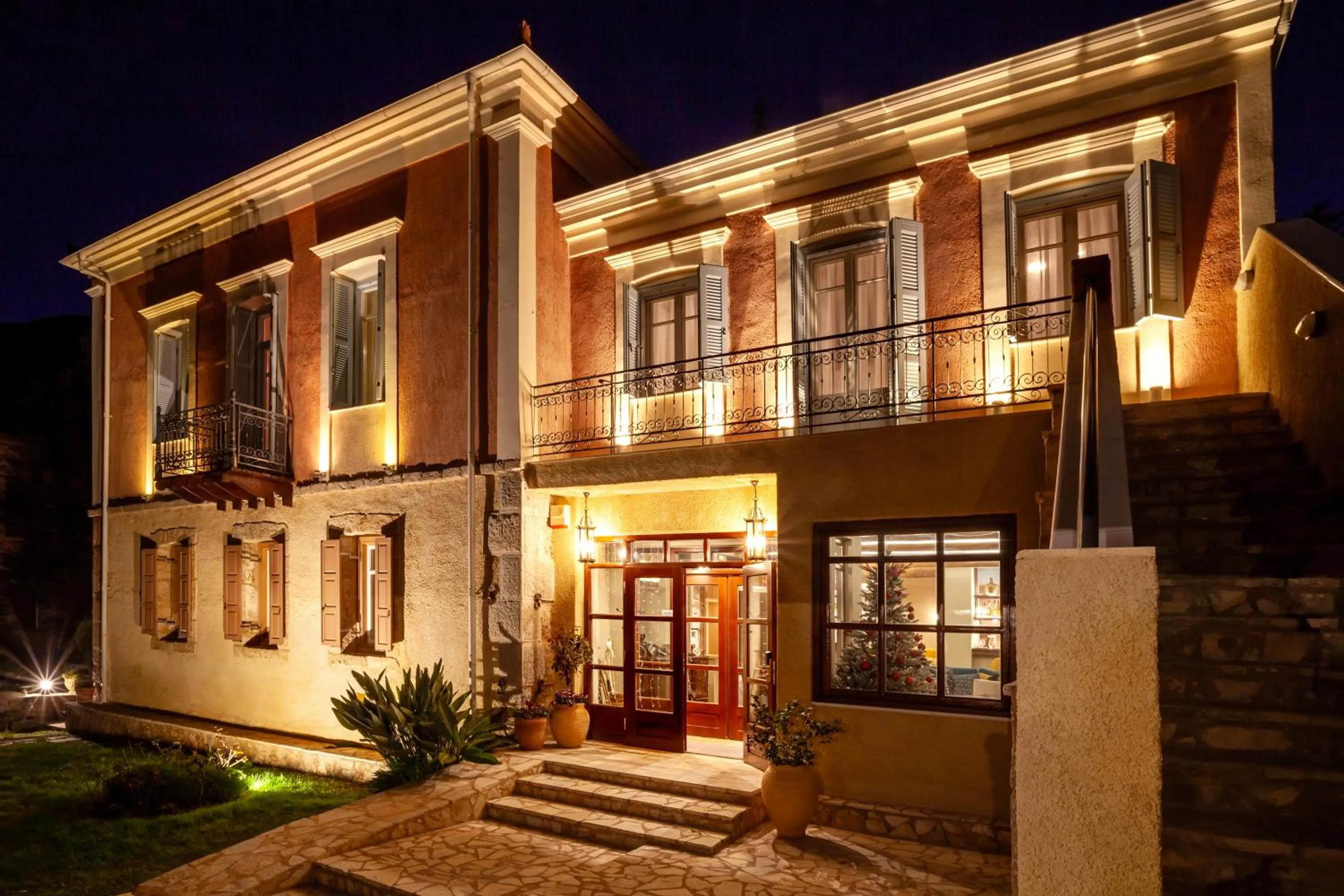 Property building in Archontiko Parnassus Dadi