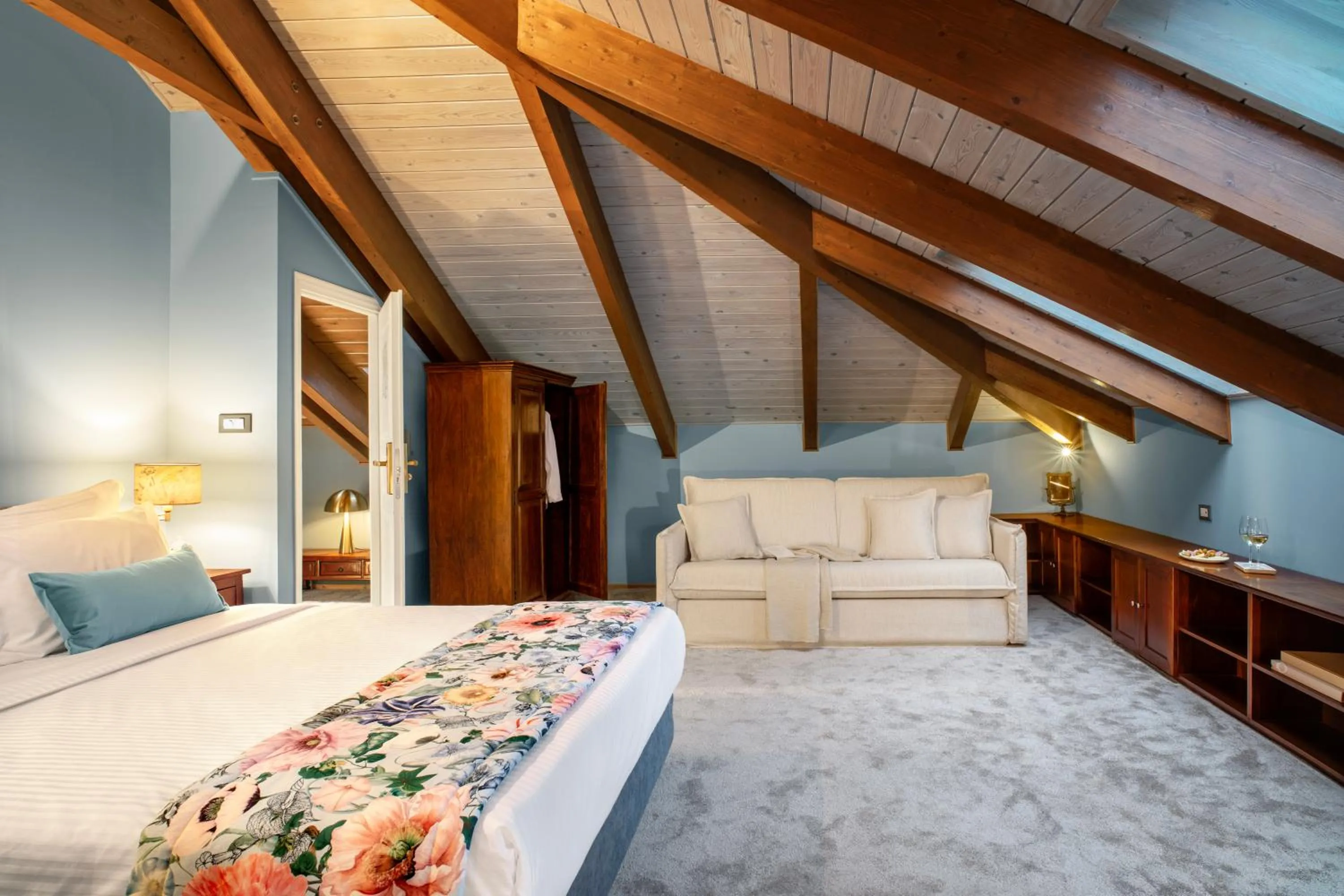 Bed in Archontiko Parnassus Dadi