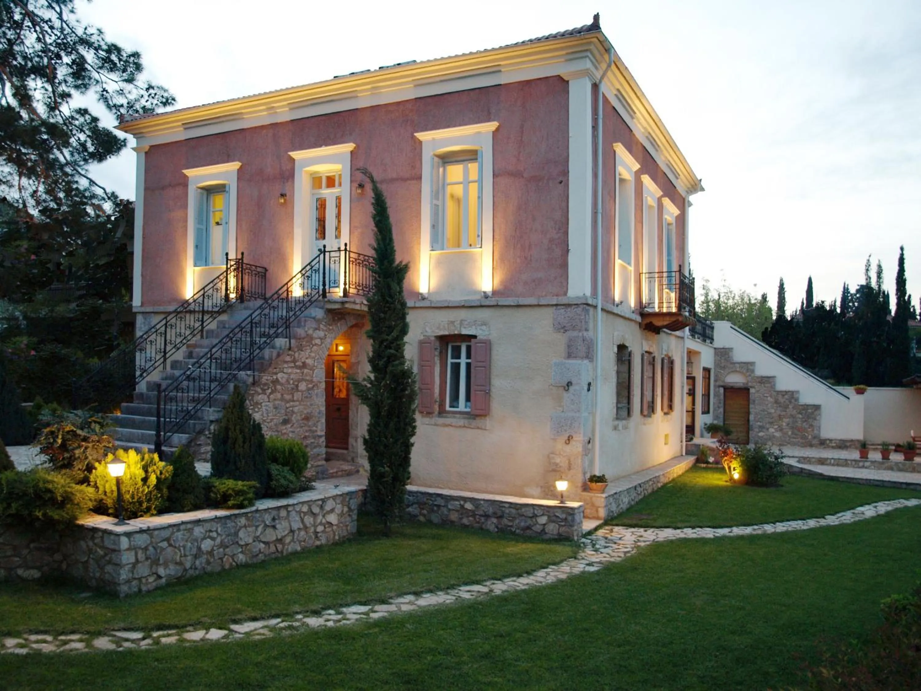 Property building in Archontiko Parnassus Dadi