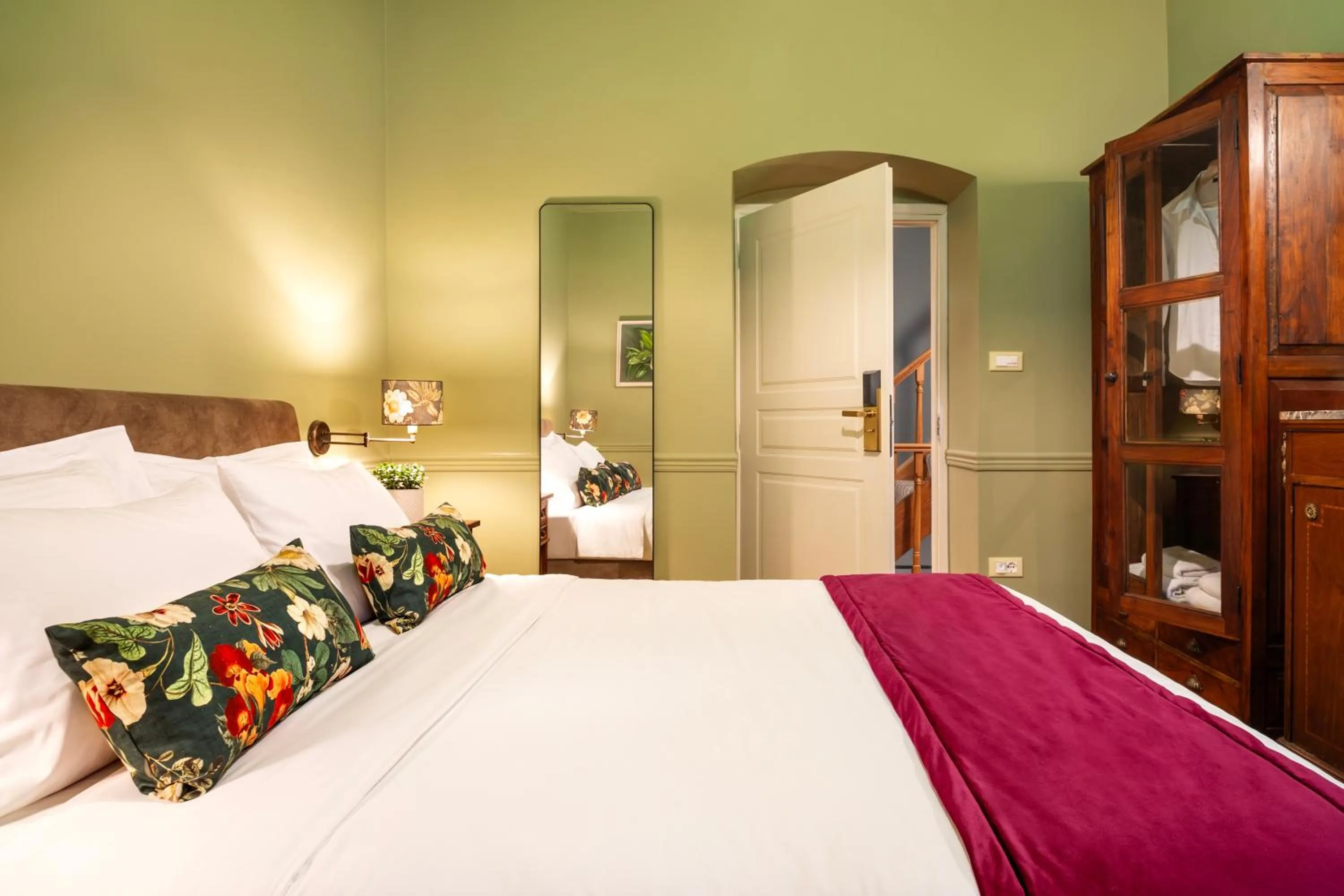 Bed in Archontiko Parnassus Dadi