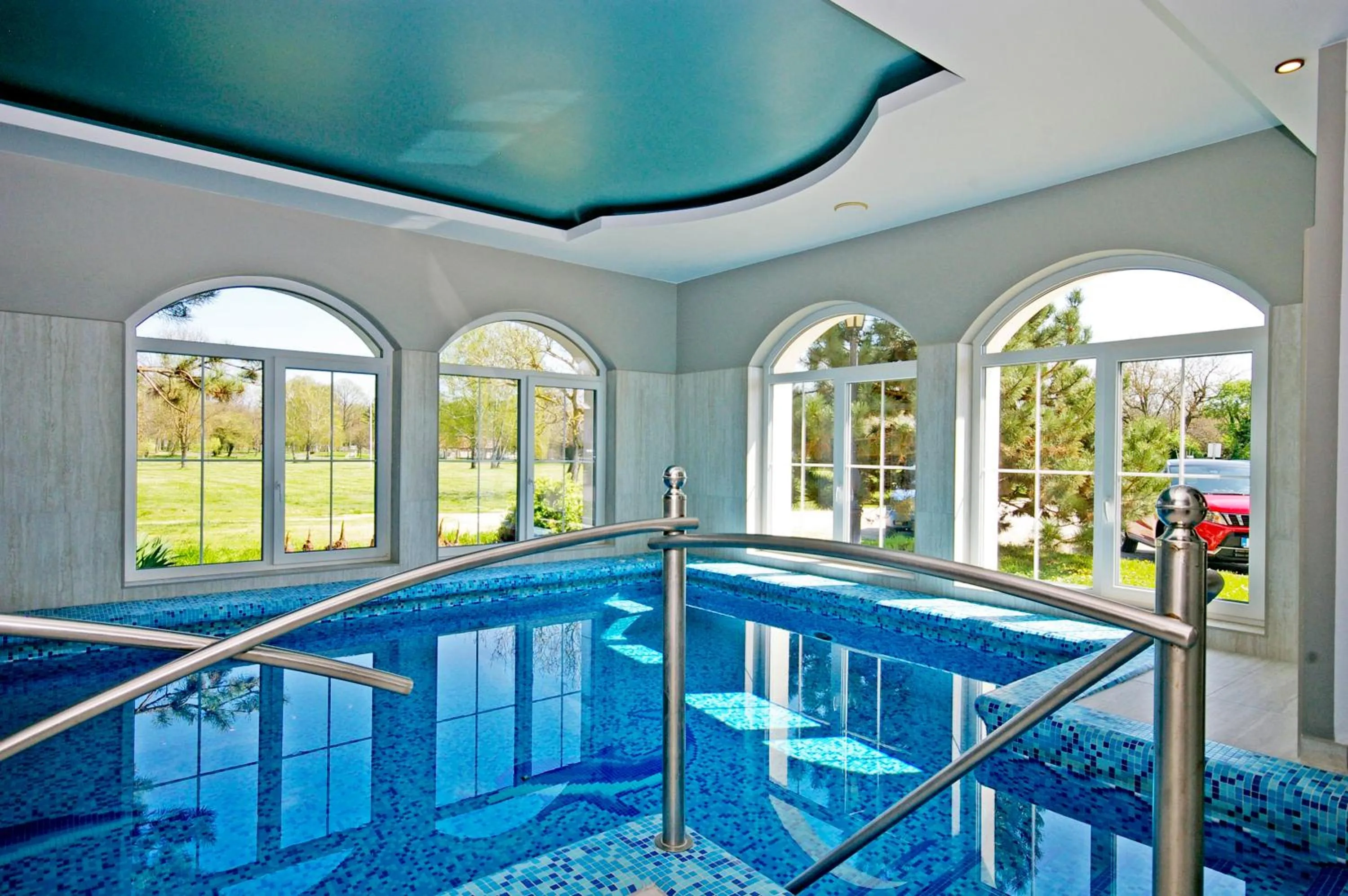 Swimming pool in Xavin Wellness Hotel & Restaurant