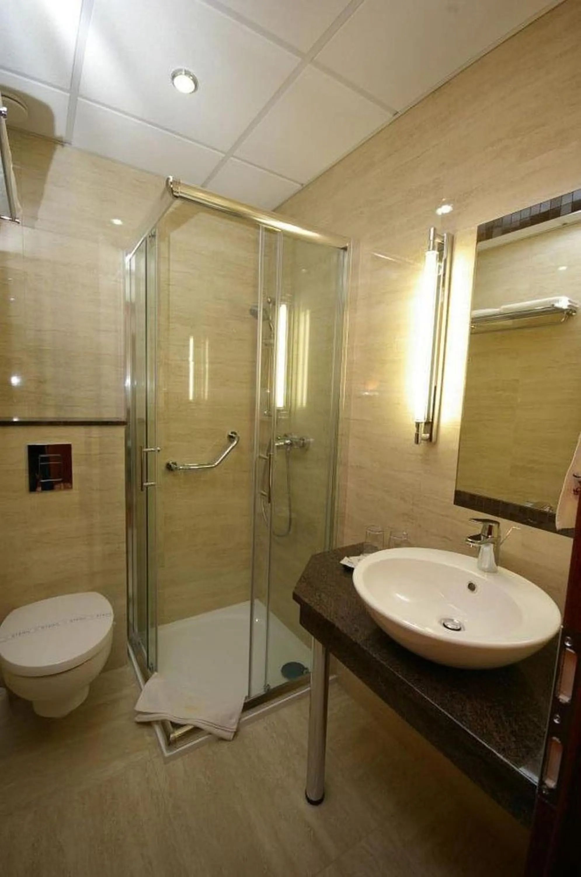 Shower in Xavin Wellness Hotel & Restaurant