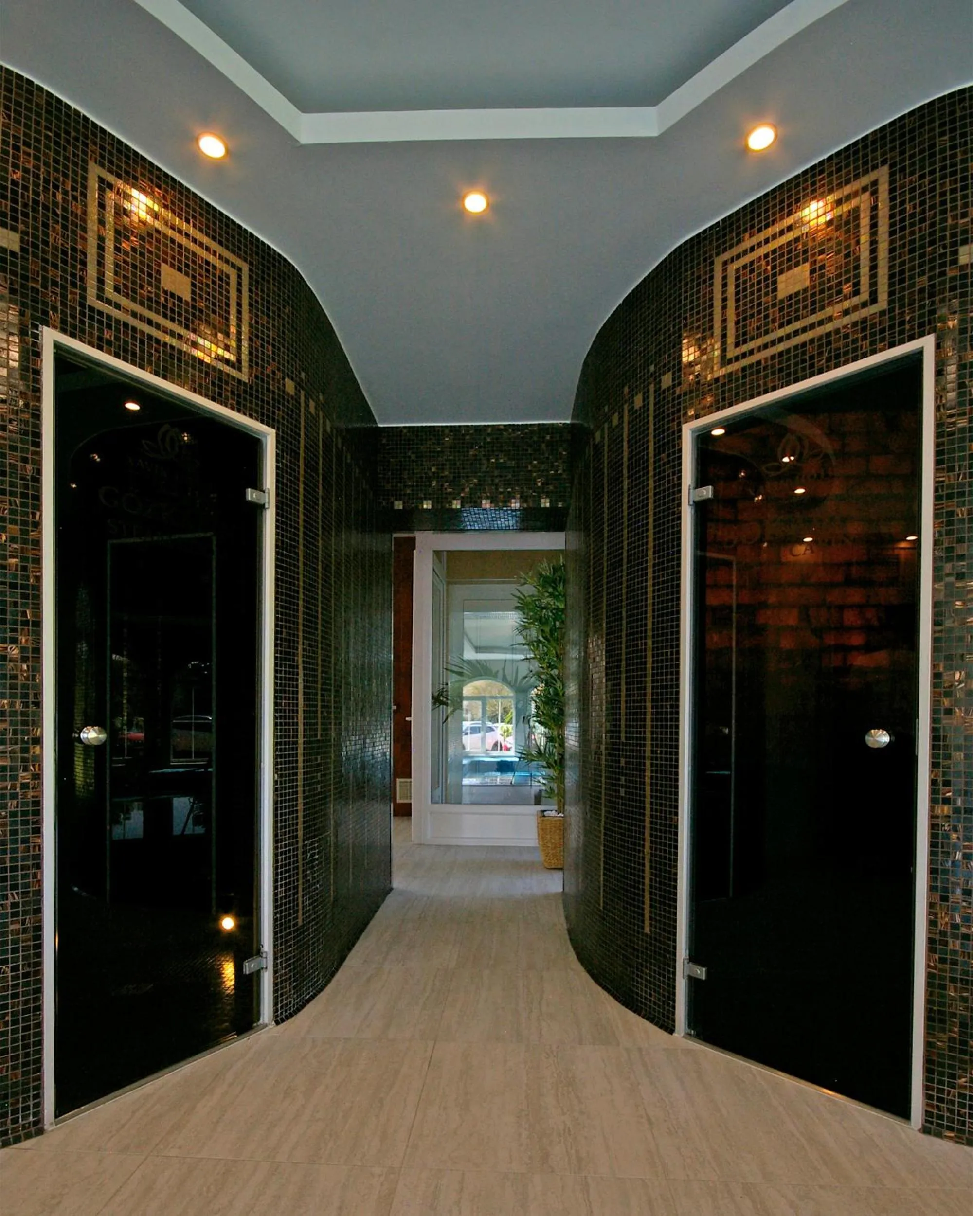 Swimming pool in Xavin Wellness Hotel & Restaurant