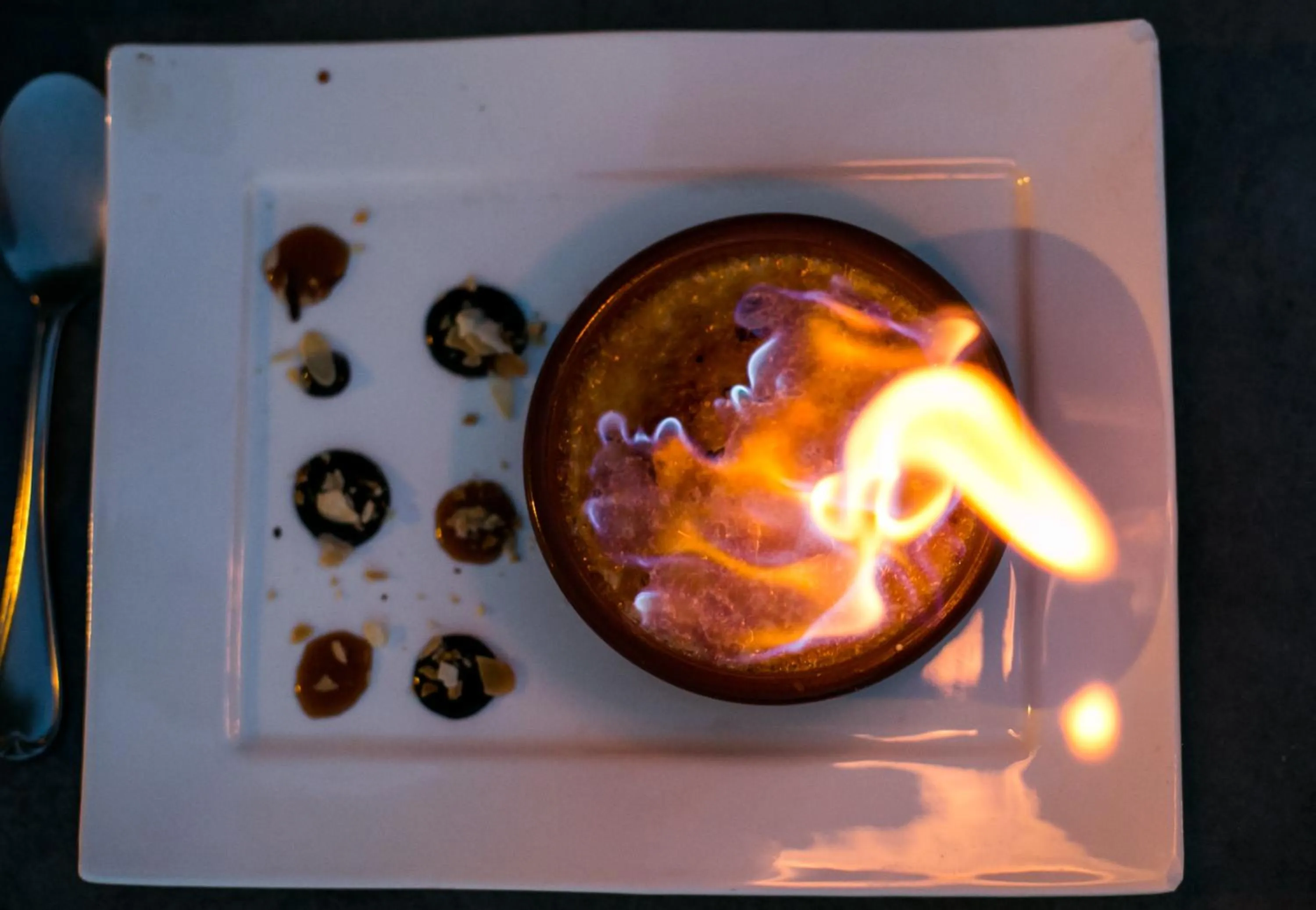 Restaurant/places to eat in L'Enclos des Lauriers Roses