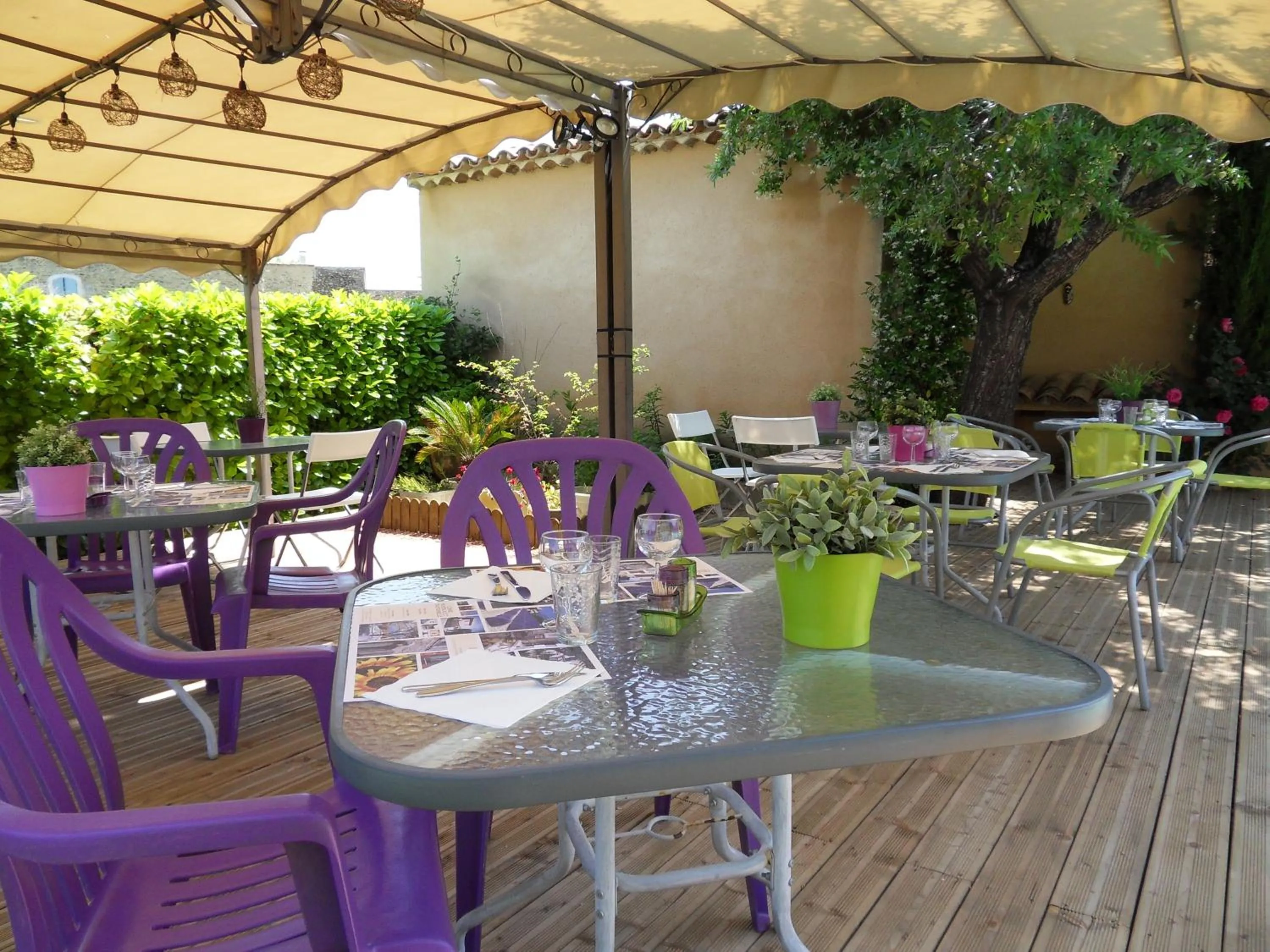 Restaurant/places to eat in Le Jardin d'Ivana