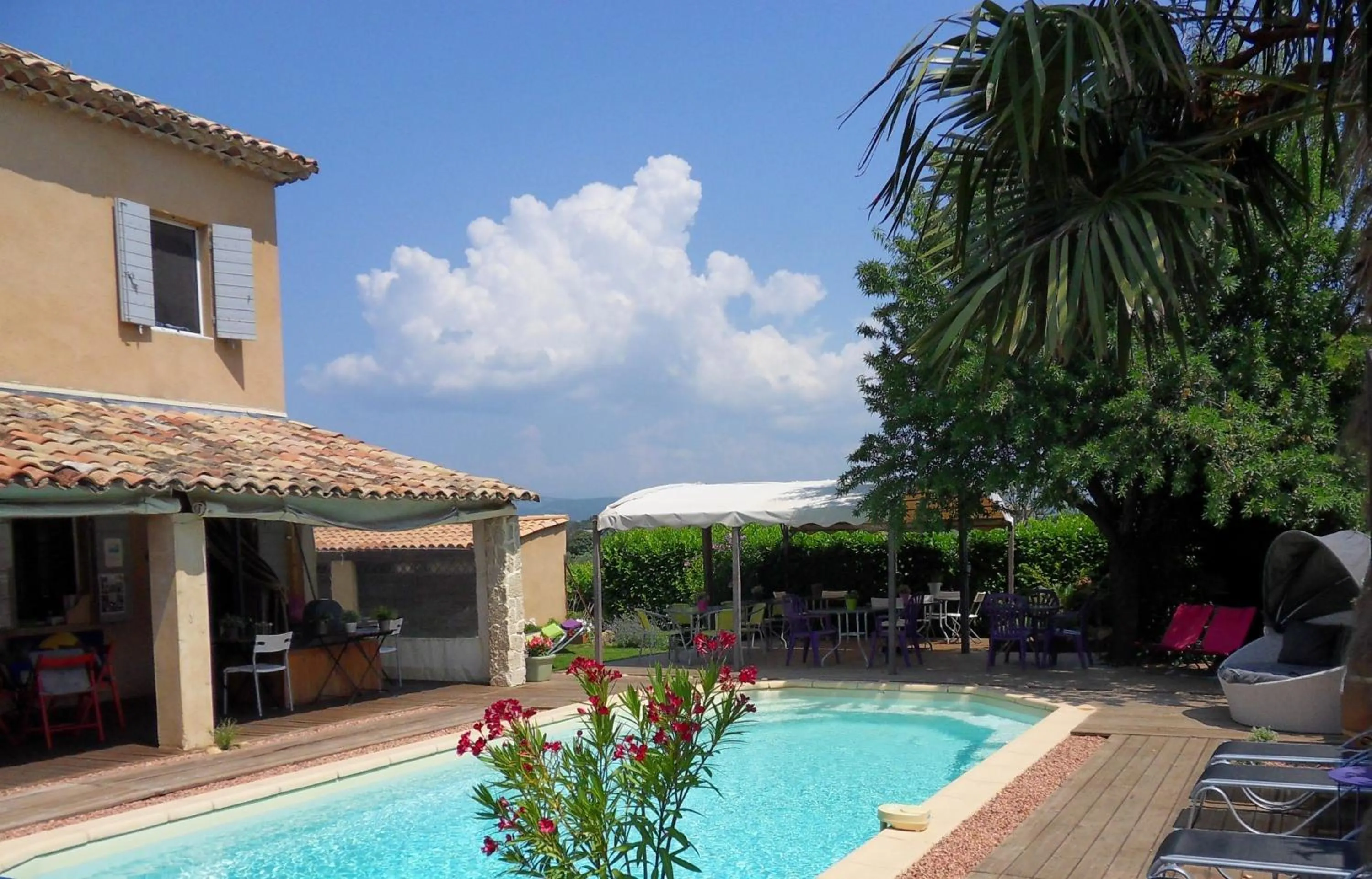 Swimming pool in Le Jardin d'Ivana