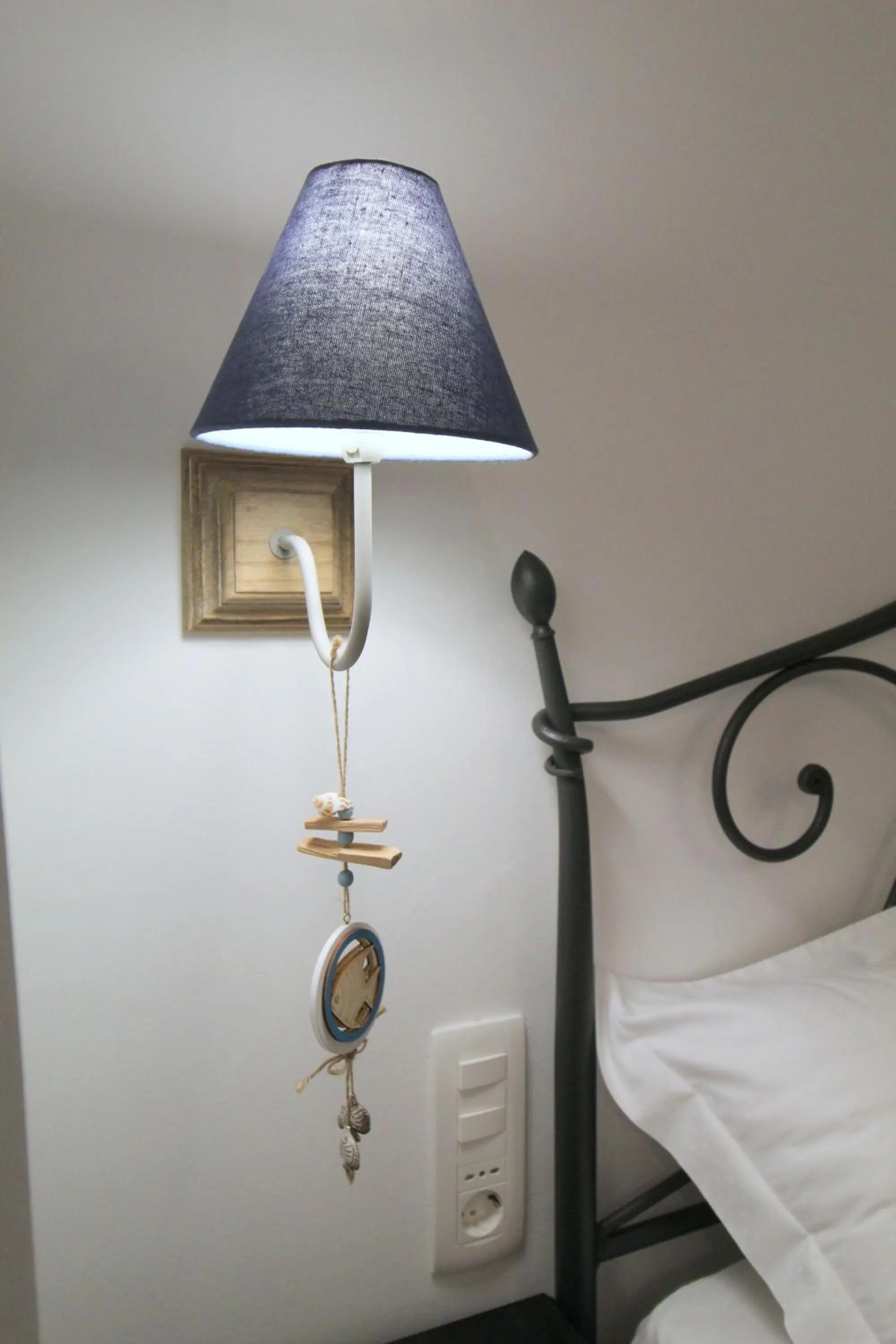 Decorative detail, Bed in Noemi's rooms