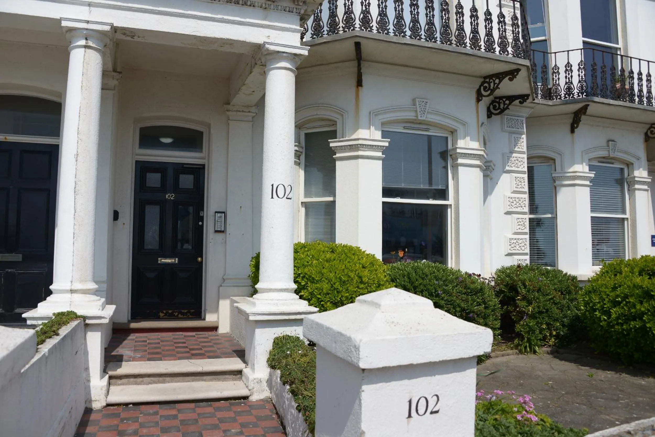 Facade/entrance in Seaview