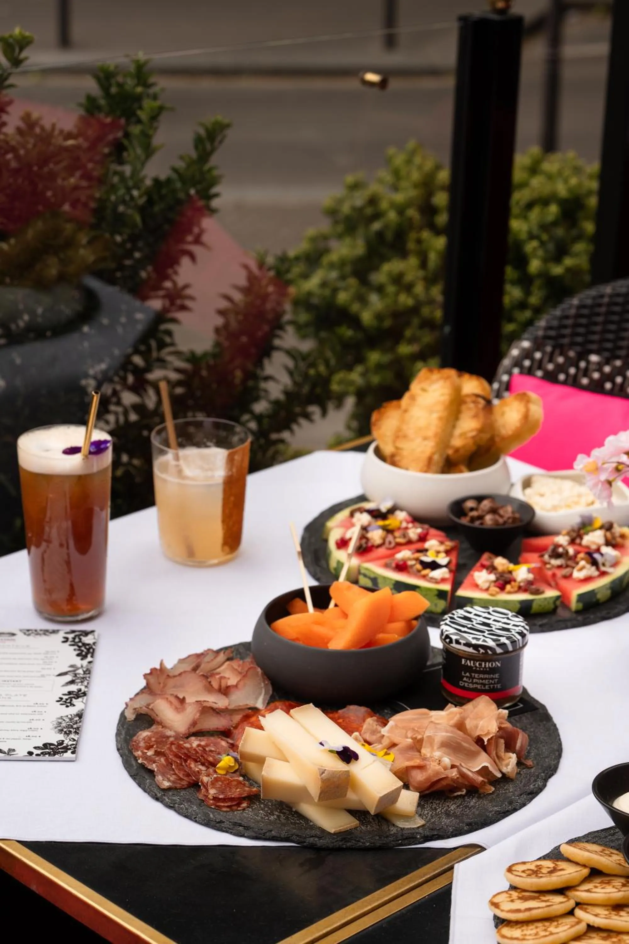 Food and drinks in Fauchon l'Hôtel Paris