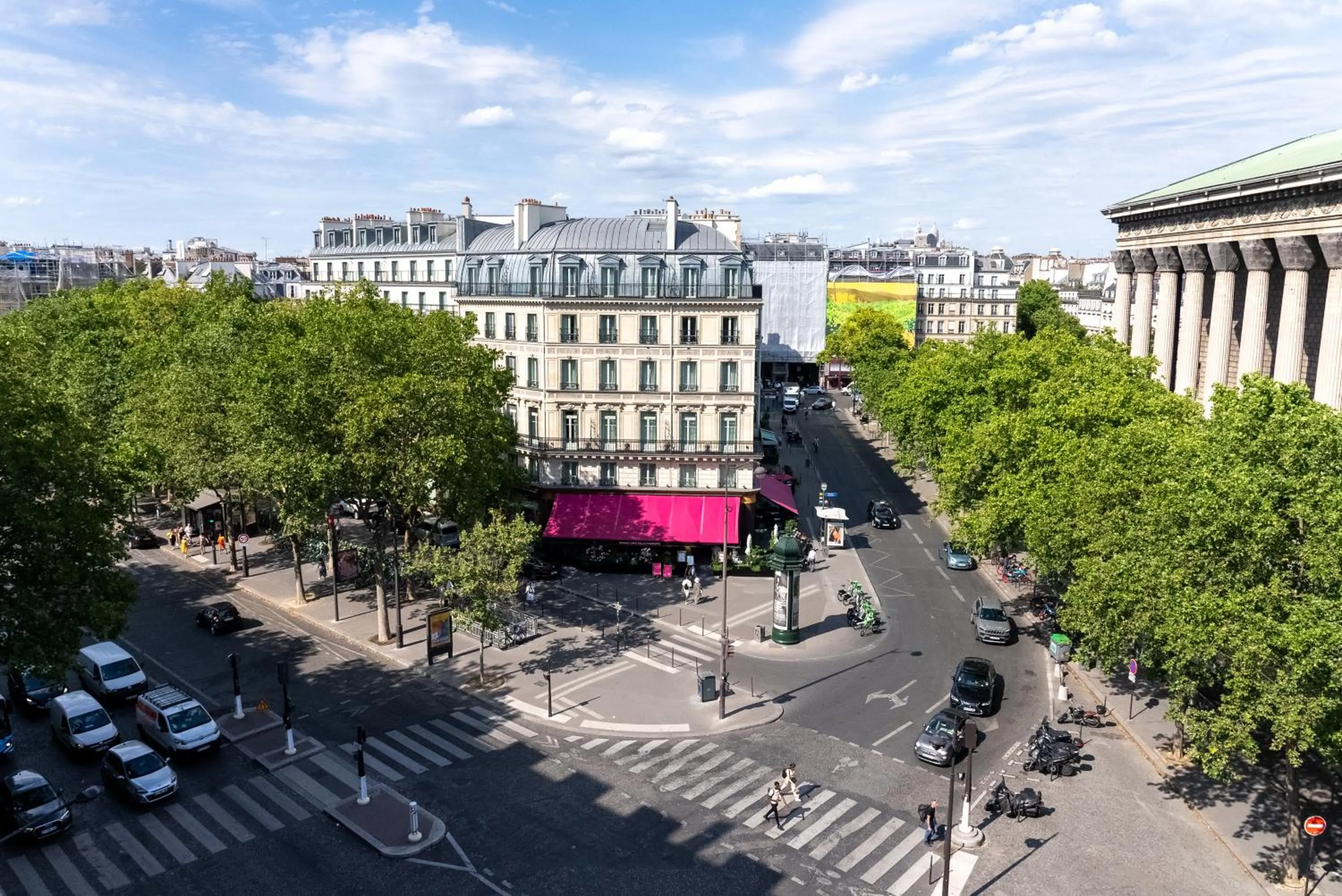 Facade/entrance in Fauchon l'Hôtel Paris