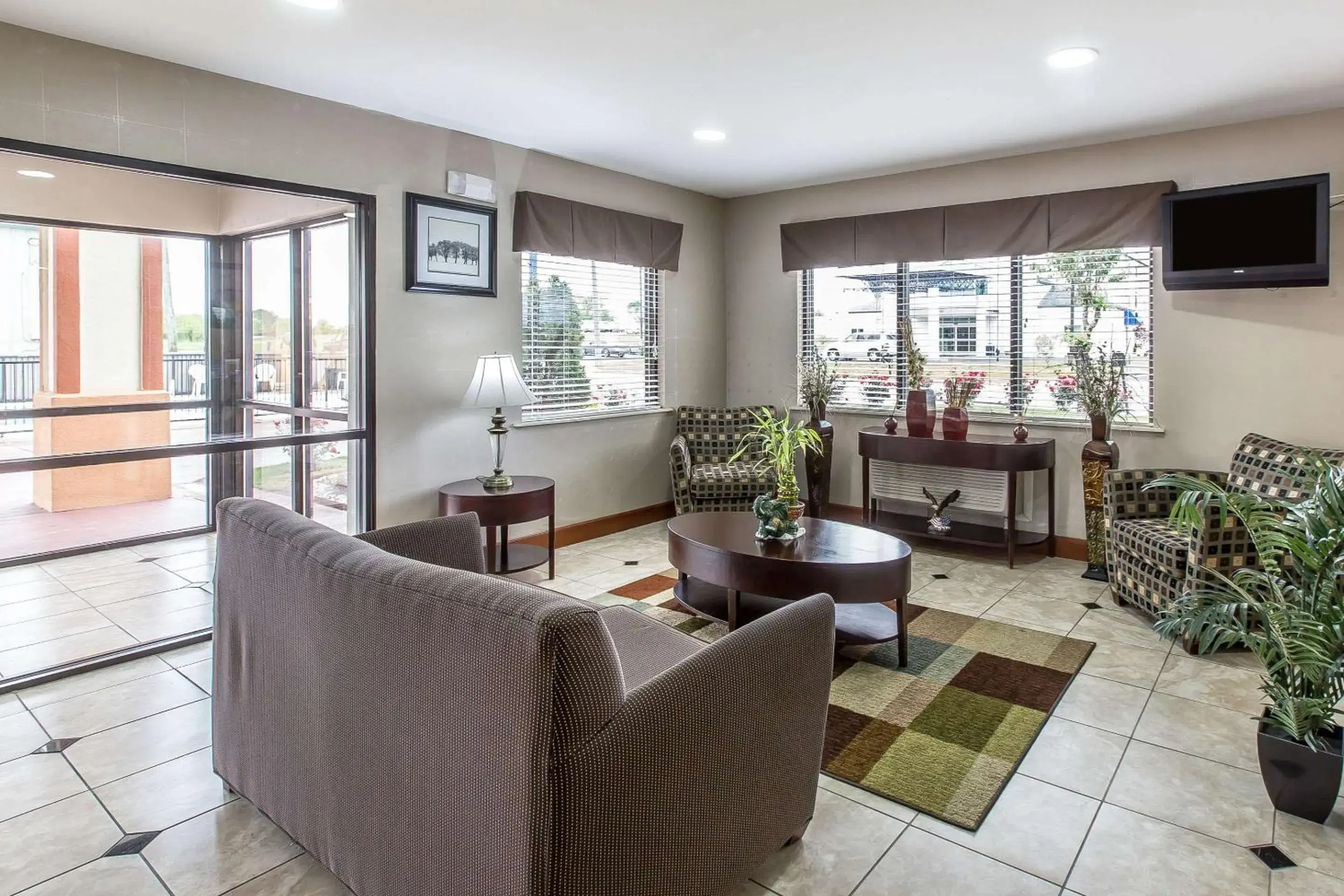 Property building in Quality Inn Montgomery South Property building in Quality Inn Montgomery South