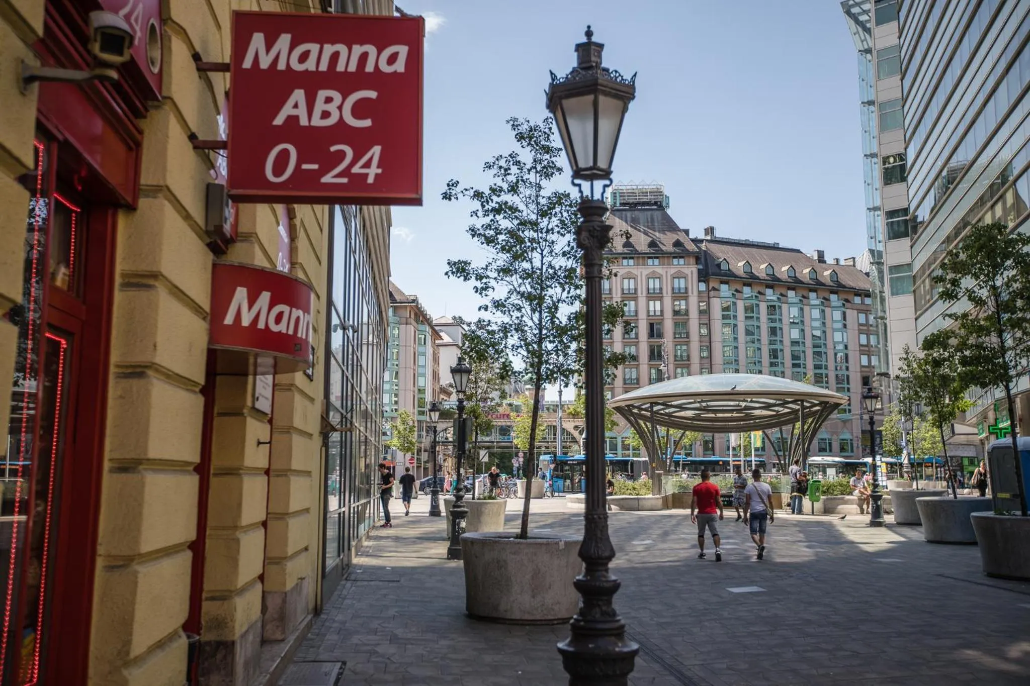 Property building in Budapest Passage 1