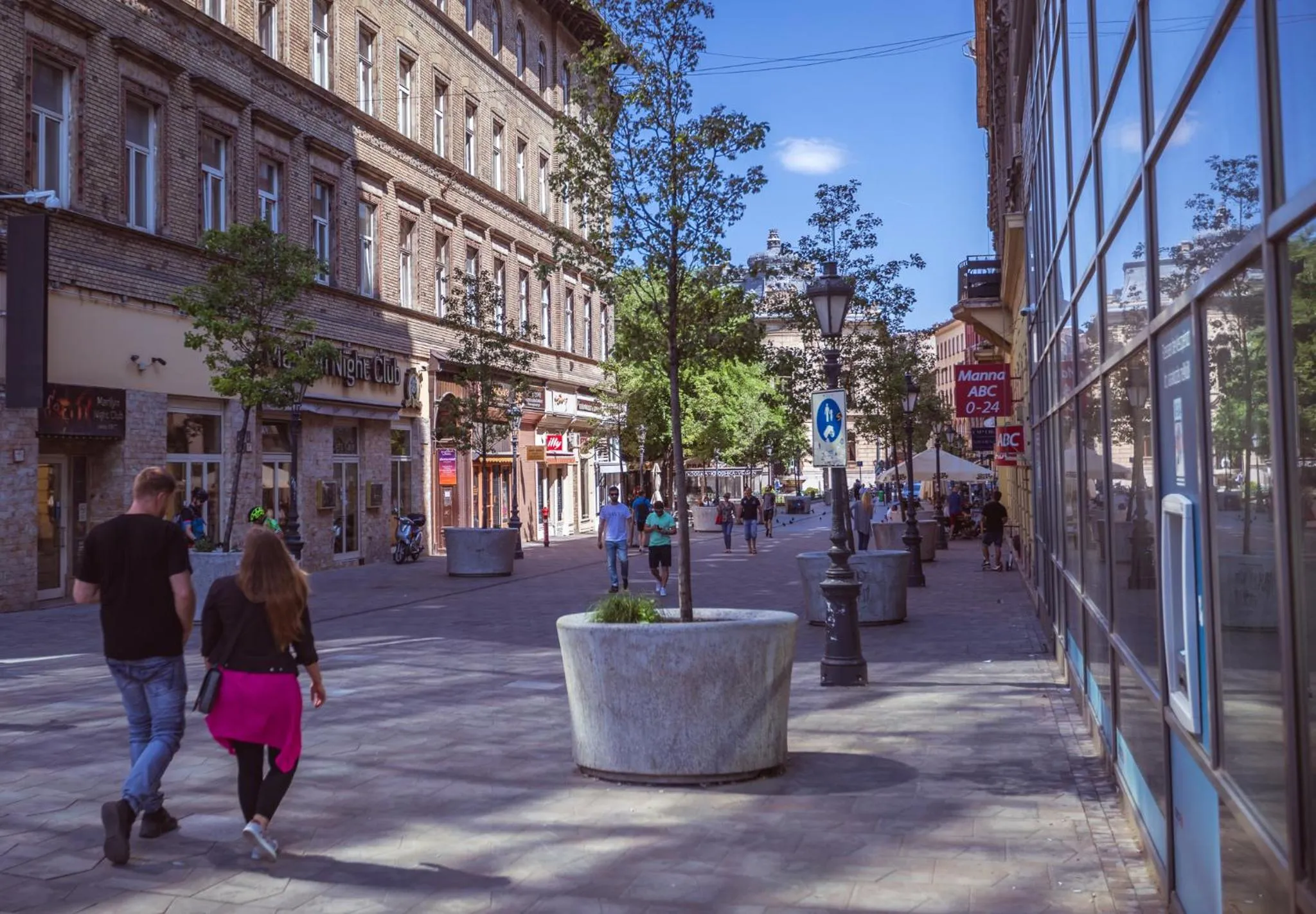 Neighbourhood in Budapest Passage 1