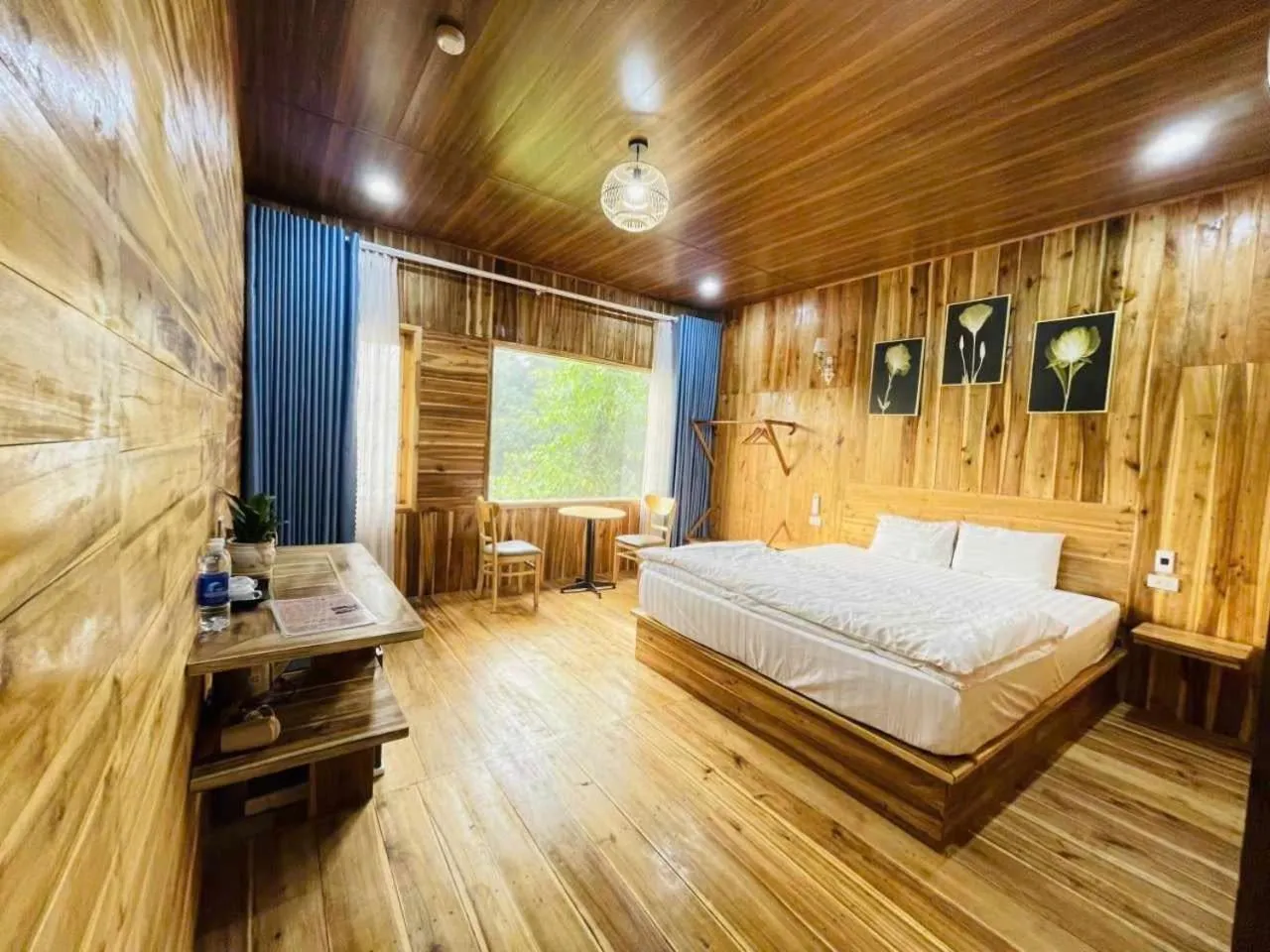 Photo of the whole room, Bed in Tuyet's Homestay