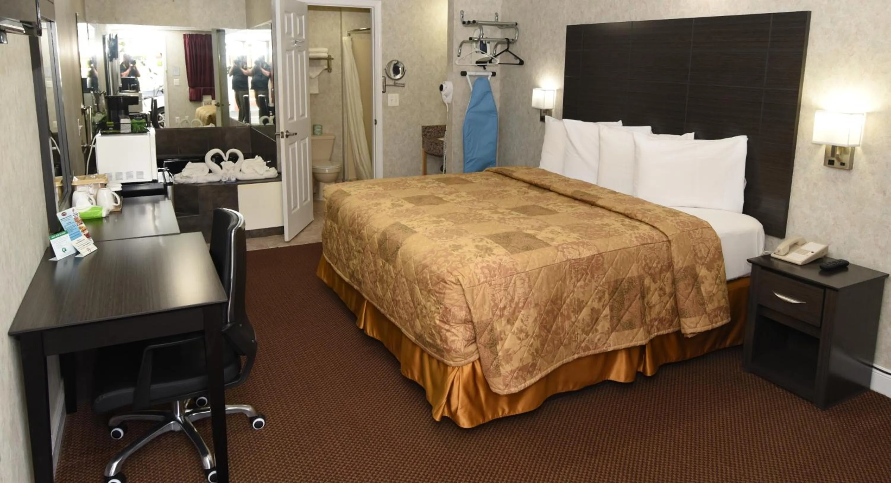 Photo of the whole room, Bed in Country View Inn & Suites Atlantic City