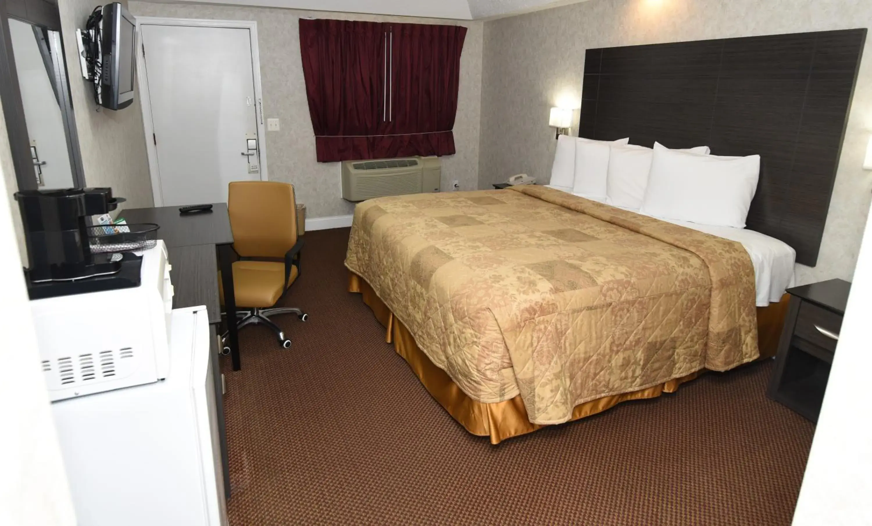 Photo of the whole room, Bed in Country View Inn & Suites Atlantic City Photo of the whole room, Bed in Country View Inn & Suites Atlantic City