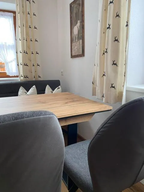 Dining area in Gasthaus Muntafuner Stöbli