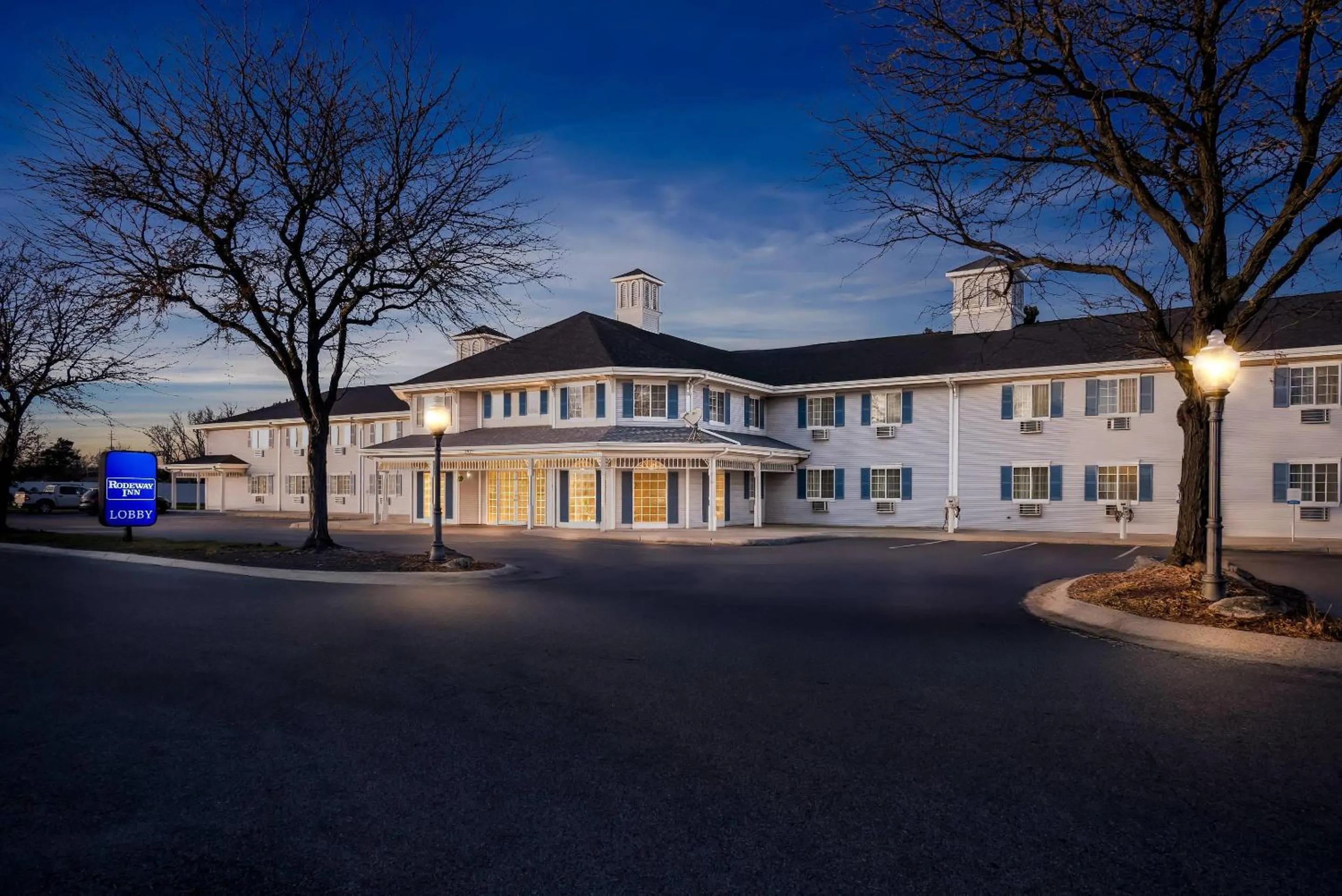 Property building in Rodeway Inn Grandville - Grand Rapids