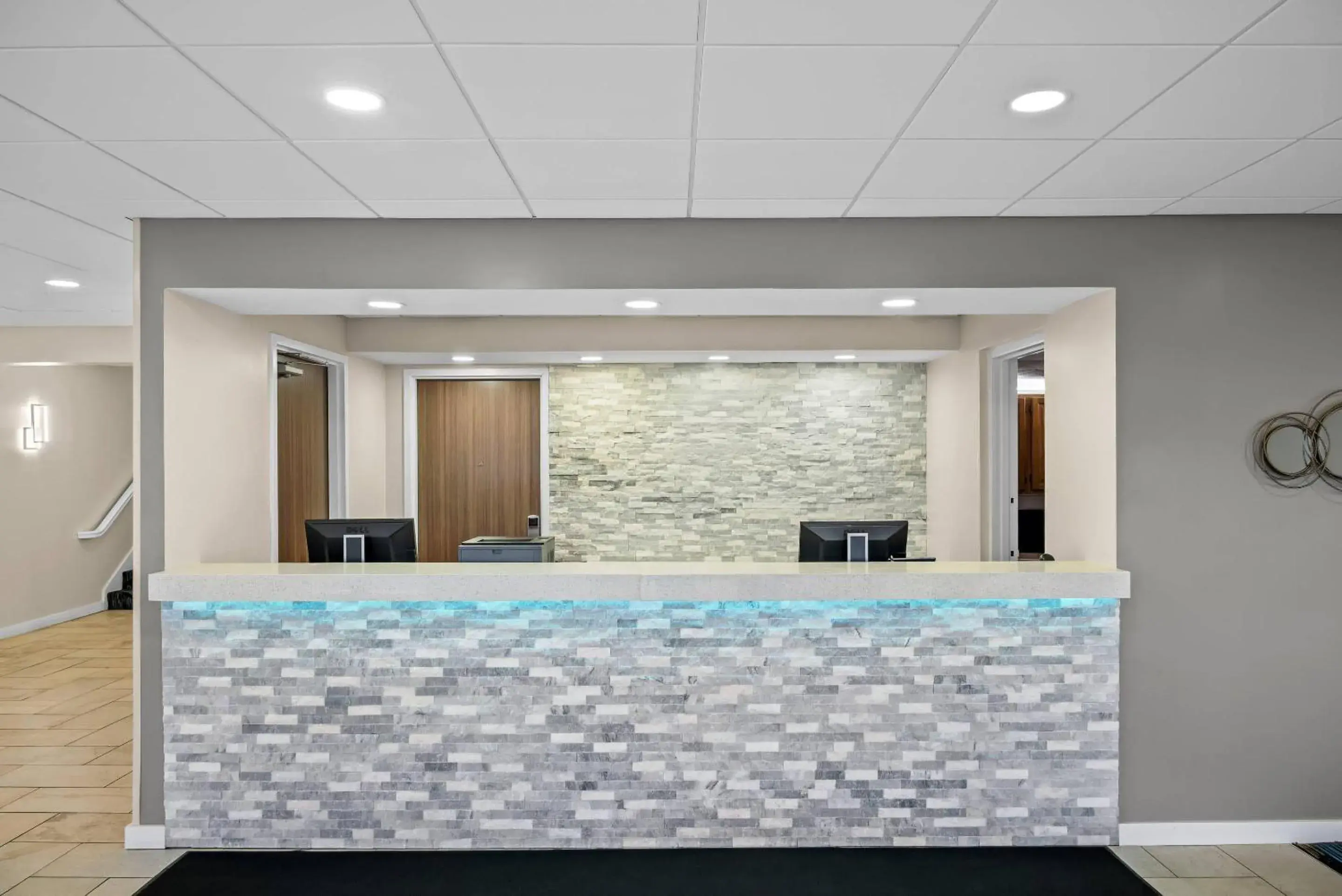 Lobby or reception in Rodeway Inn Grandville - Grand Rapids Lobby or reception in Rodeway Inn Grandville - Grand Rapids