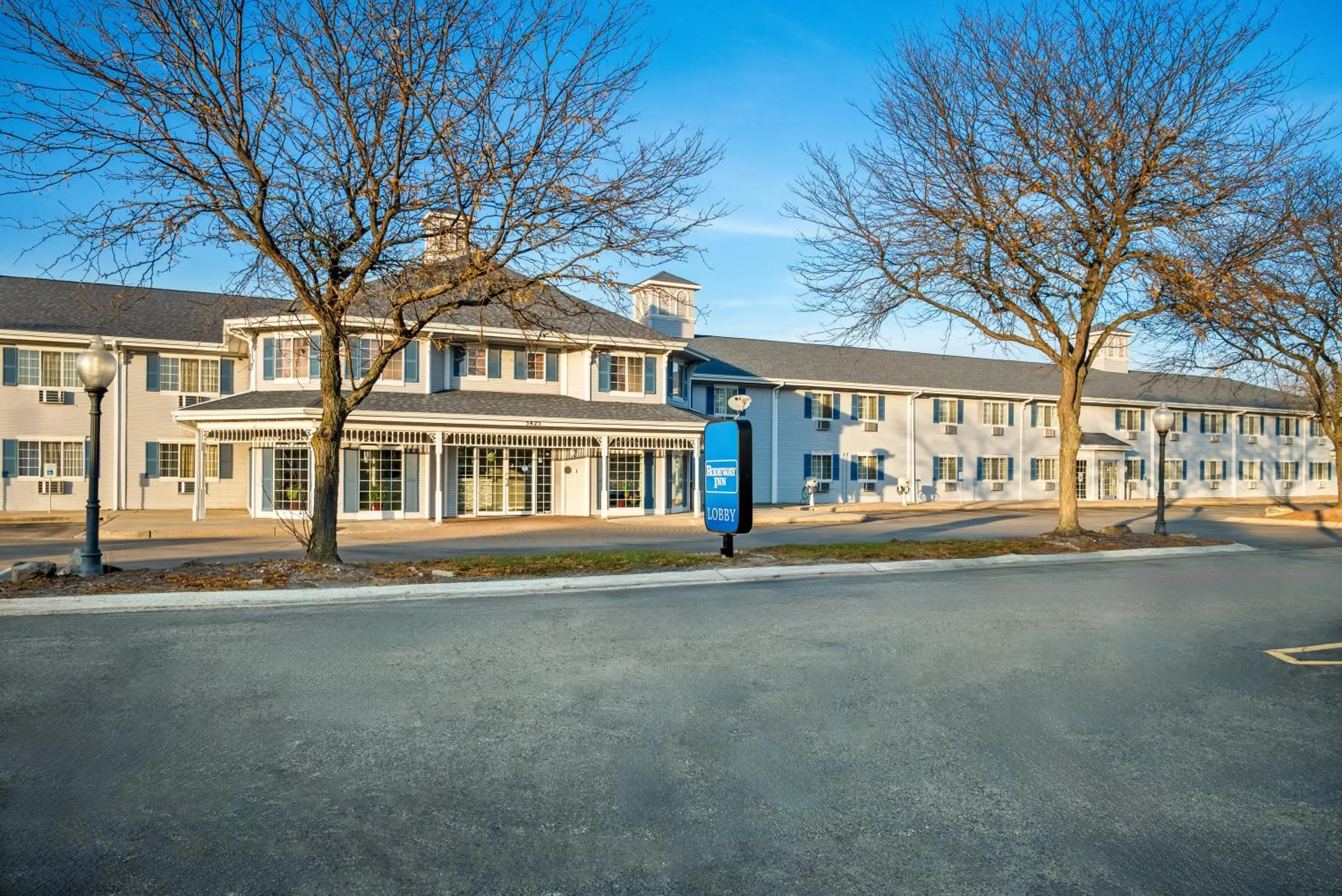 Property building in Rodeway Inn Grandville - Grand Rapids