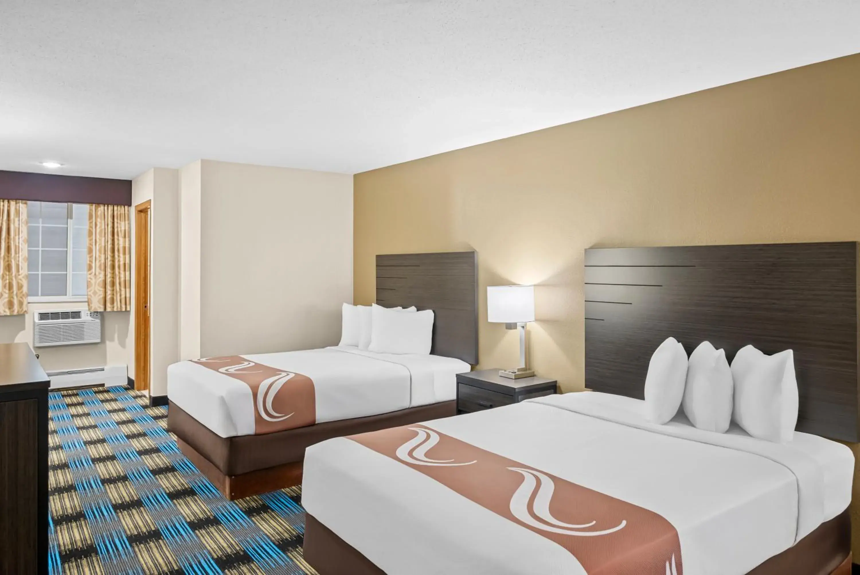 Bed in Rodeway Inn Grandville - Grand Rapids Bed in Rodeway Inn Grandville - Grand Rapids