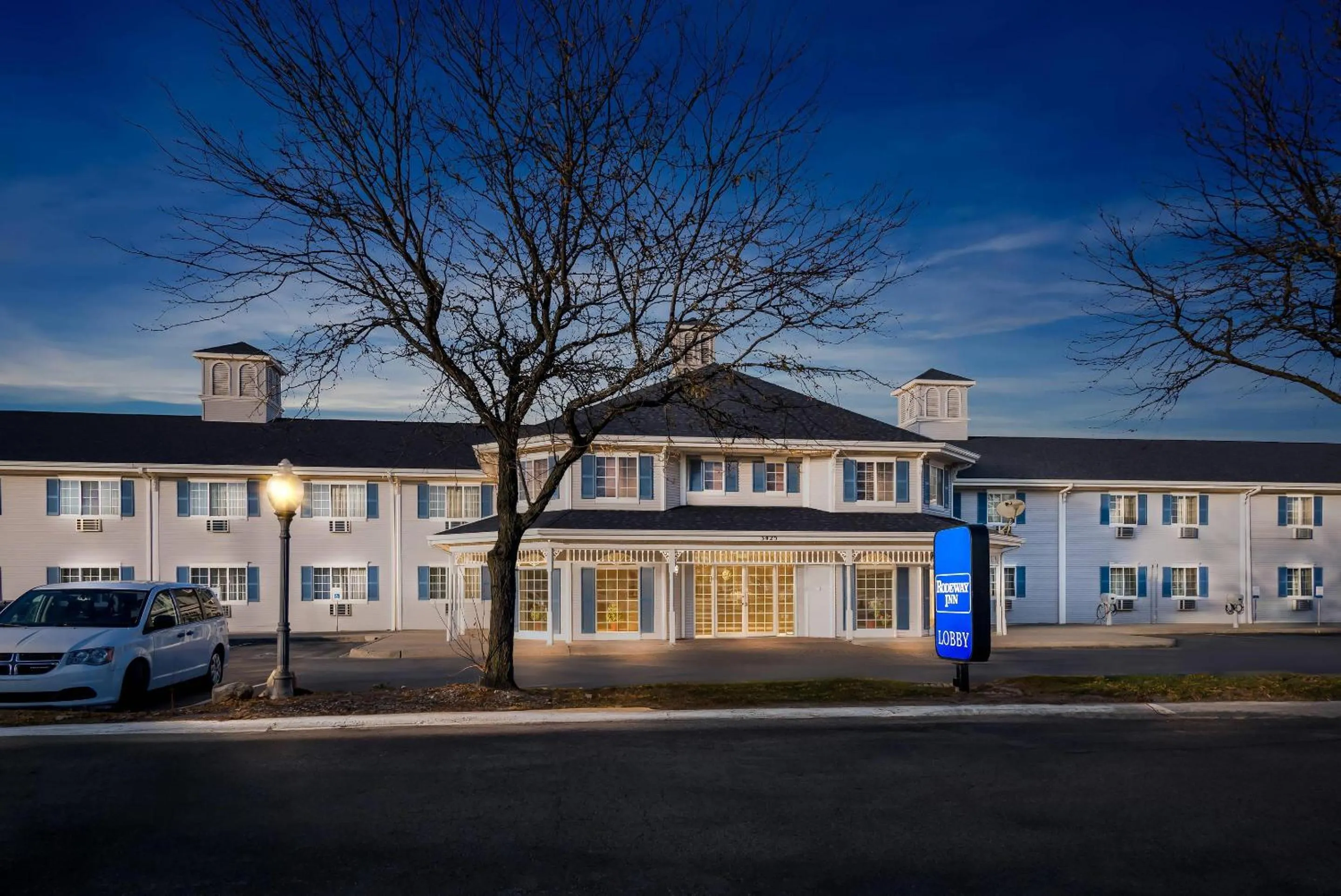 Property building in Rodeway Inn Grandville - Grand Rapids