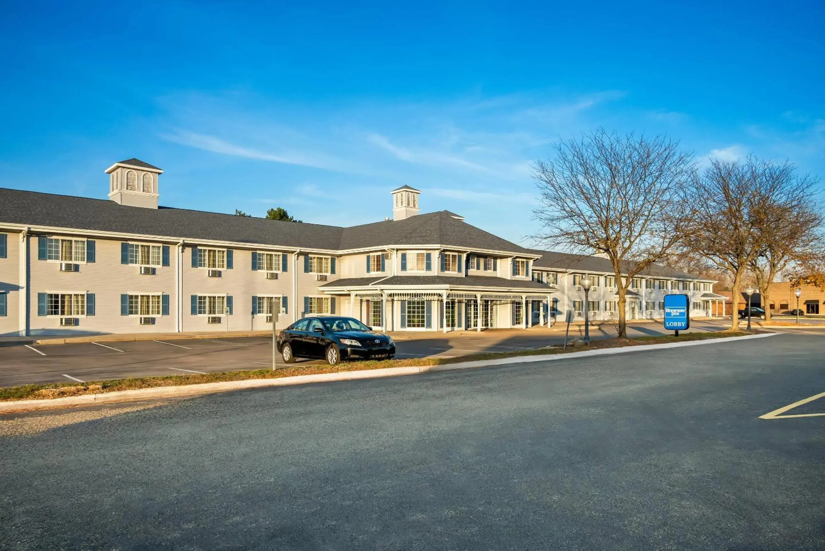 Property building in Rodeway Inn Grandville - Grand Rapids Property building in Rodeway Inn Grandville - Grand Rapids