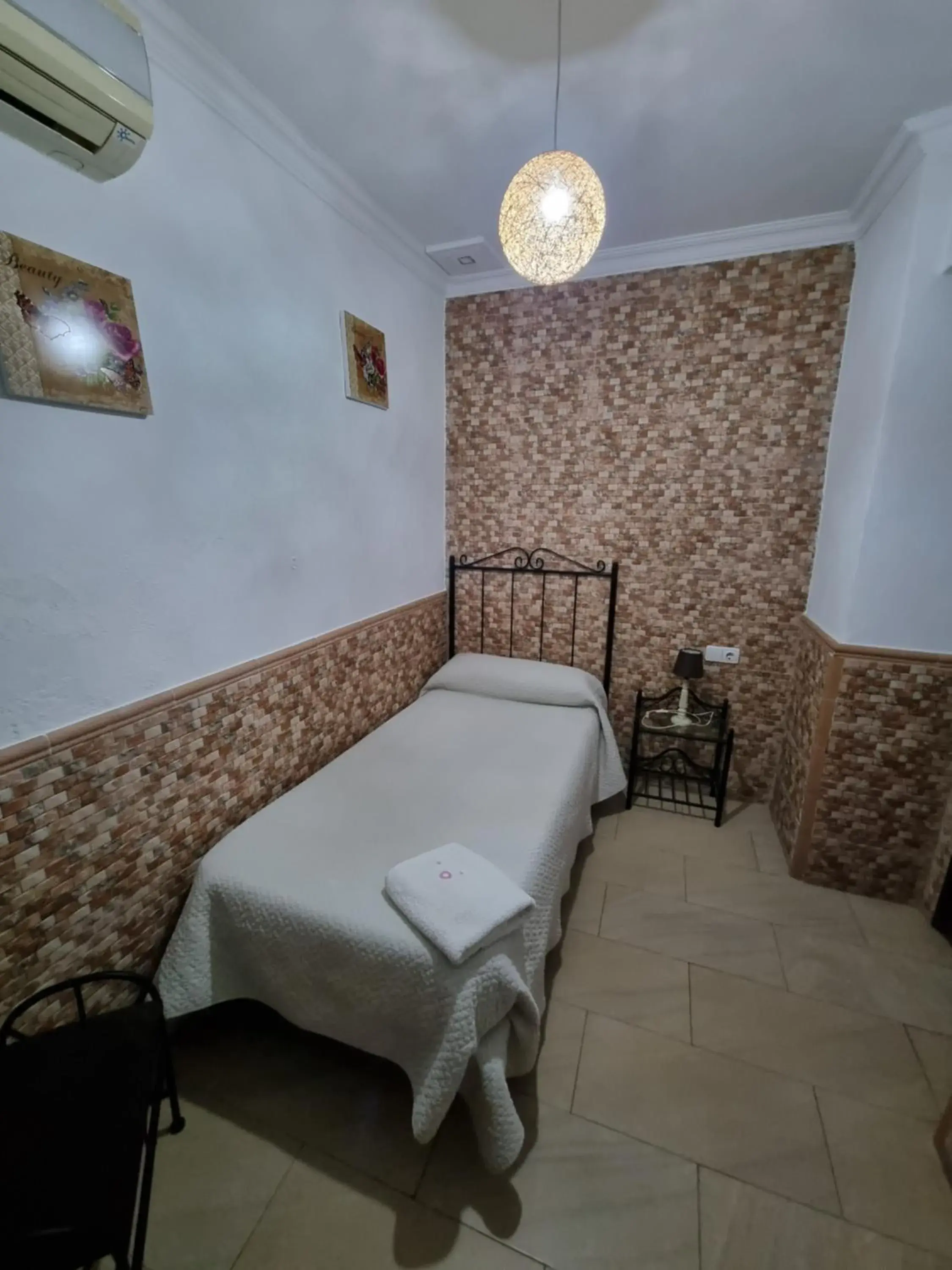 Single Room with Private Bathroom in Pensión Javier Single Room with Private Bathroom in Pensión Javier