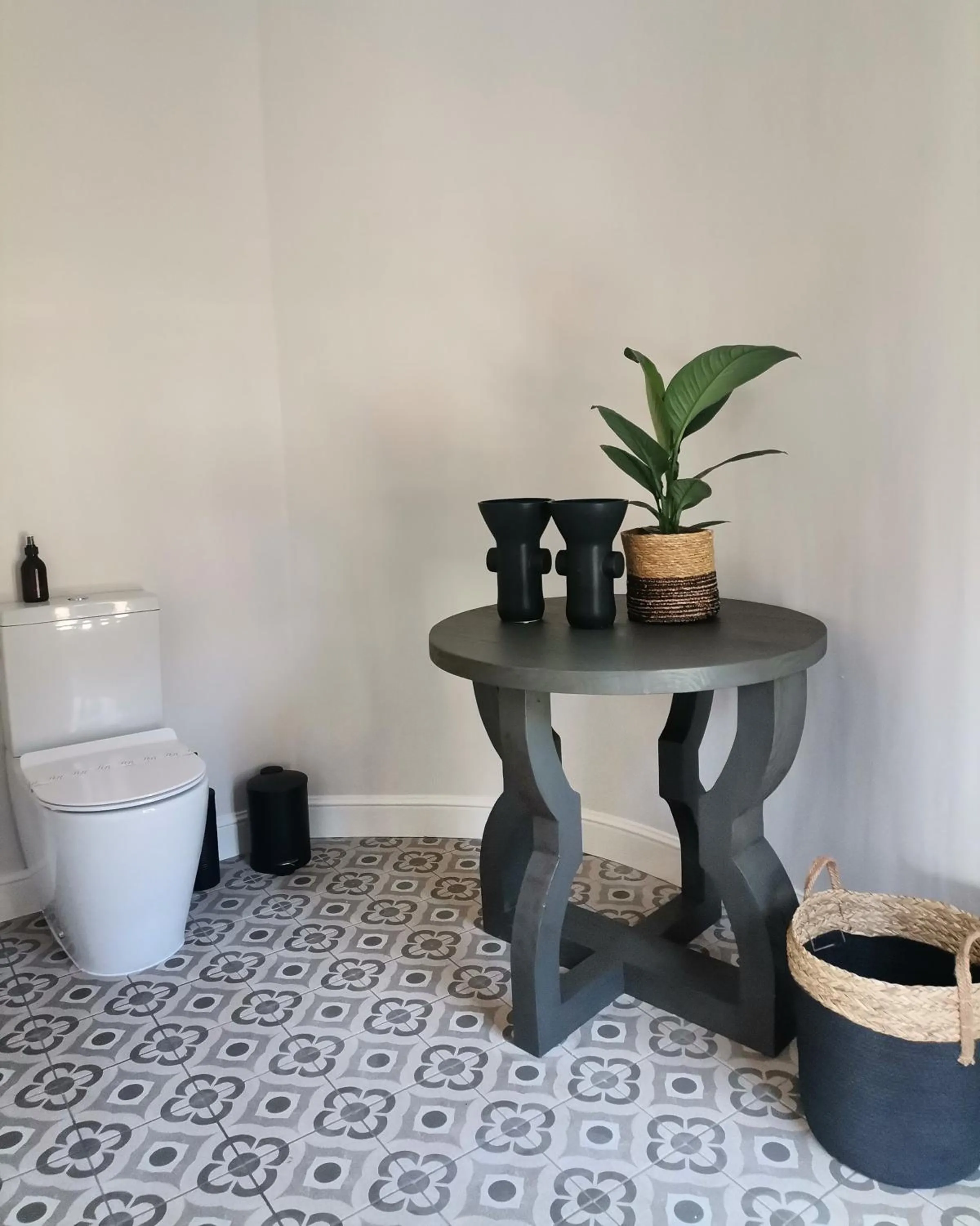 Toilet in Hartford House