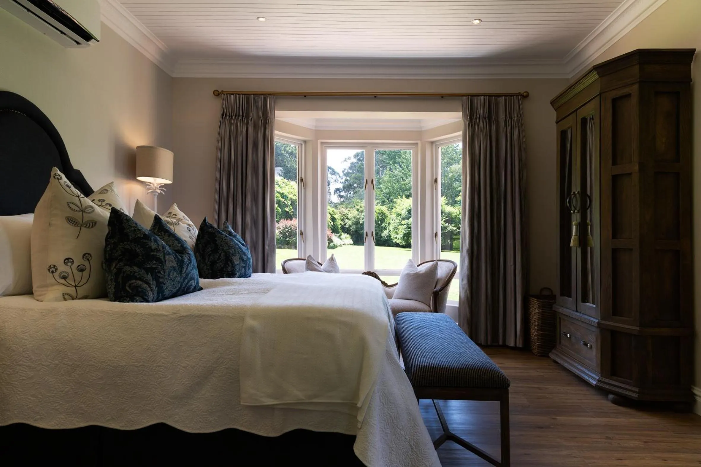 Bedroom, Bed in Hartford House