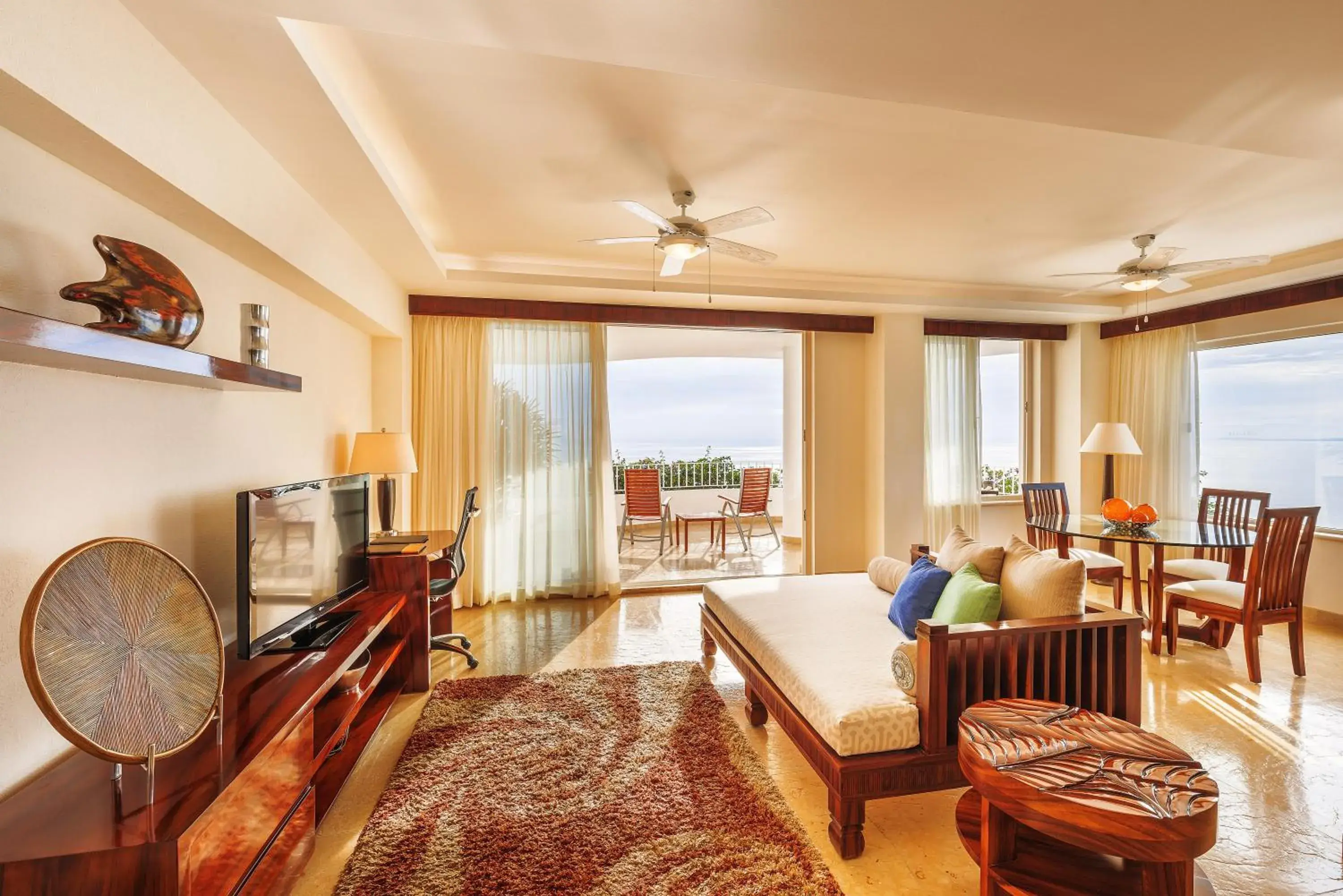 Living room, Bed in Grand Miramar All Luxury Suites & Residences Living room, Bed in Grand Miramar All Luxury Suites & Residences