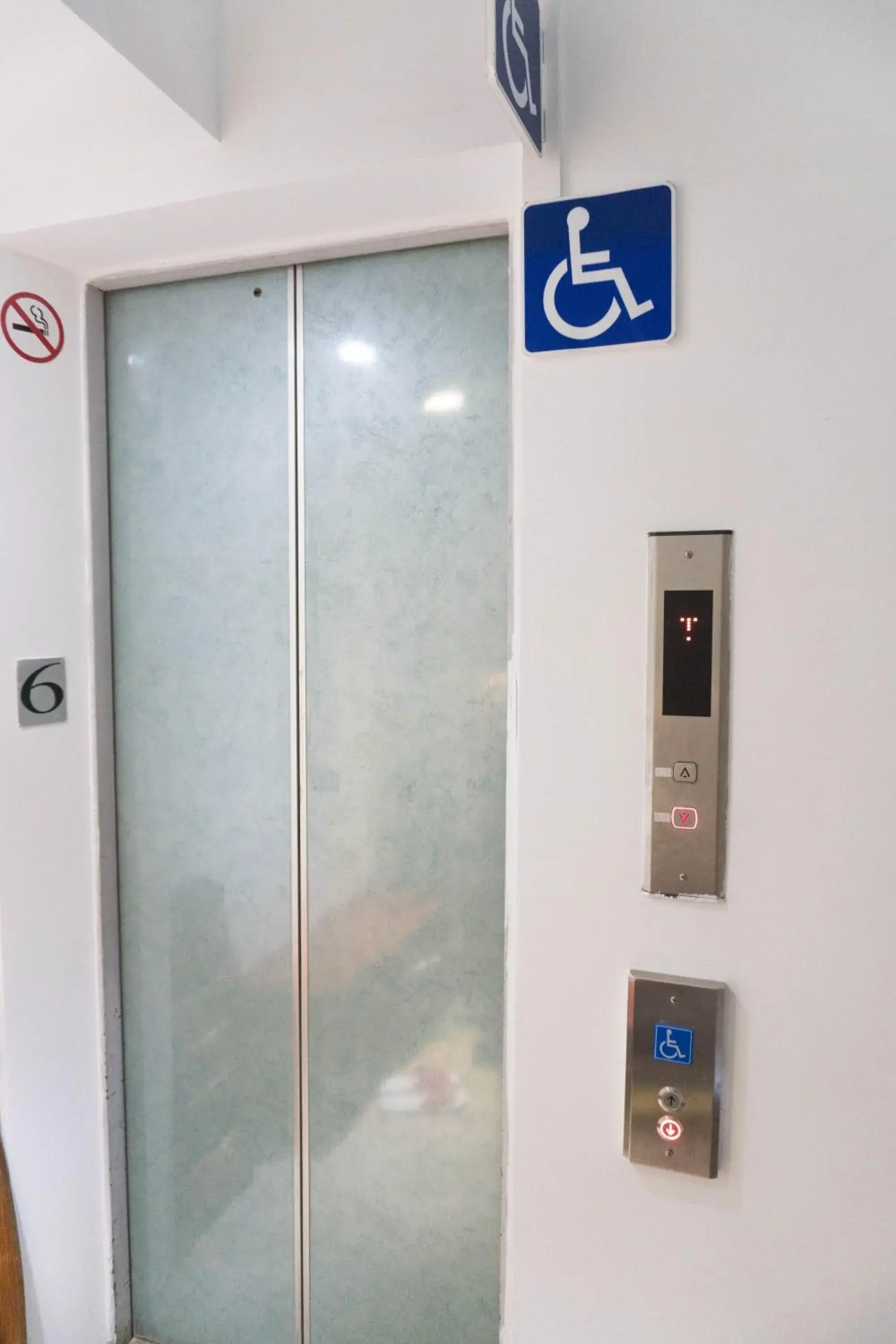 Property building in May Rooms Taipei Main Station Property building in May Rooms Taipei Main Station